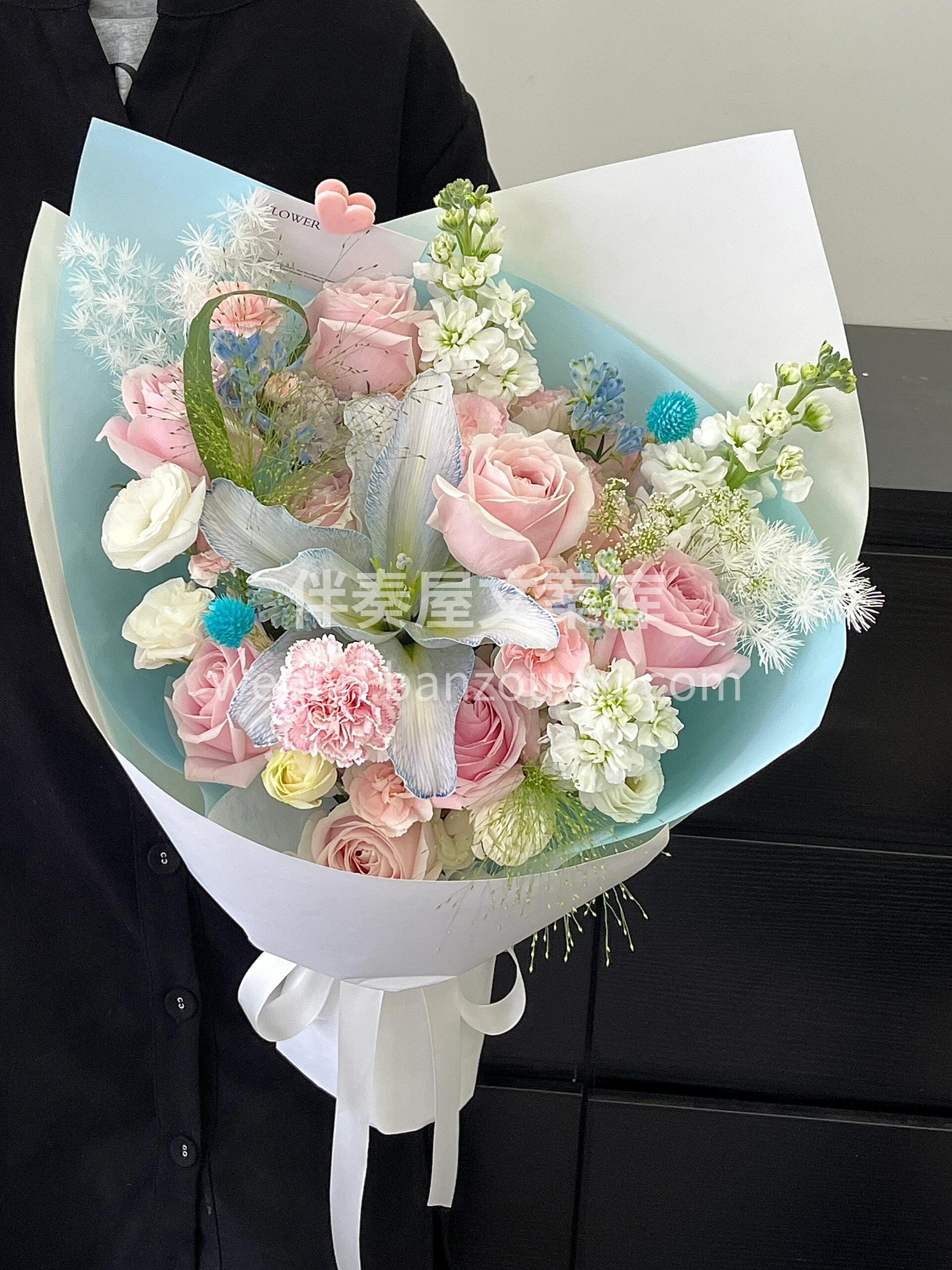 520花束💐 赶上合适 碰上认真💗💙 遇 配图2