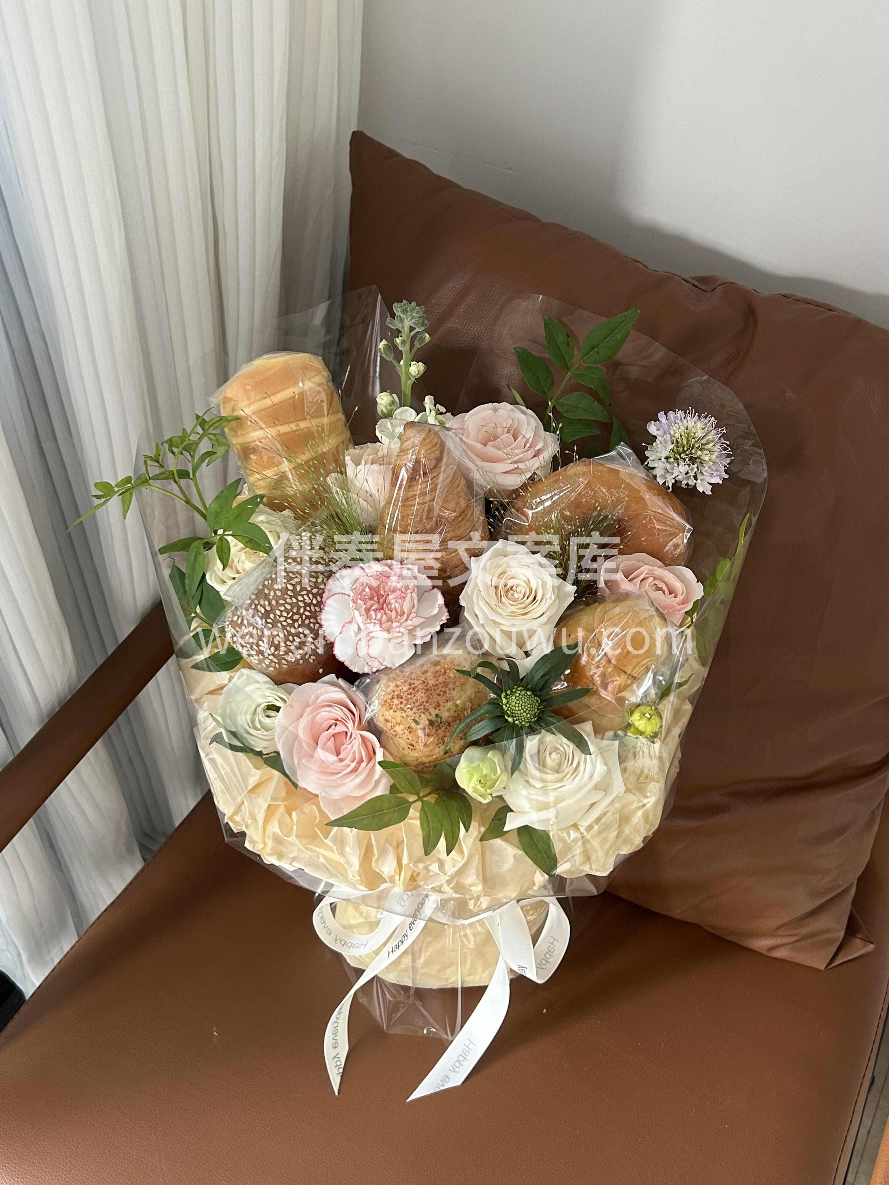 面包花束🍞把美食与繁花打包🌸 送自己送他人💕皆是双倍欢喜🌷 配图3
