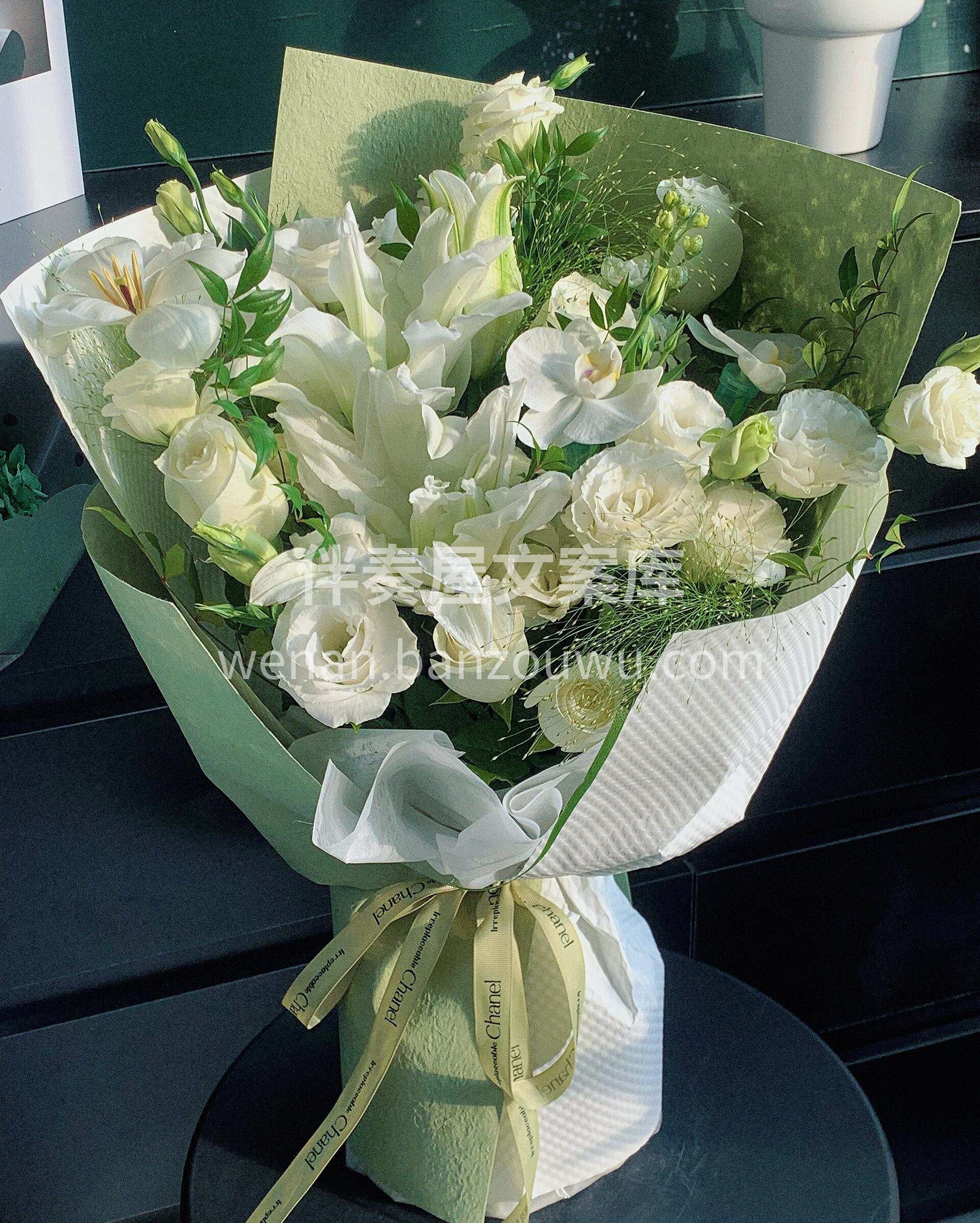 又是嫉妒的一天👀 朋友🌸来给喜欢的女孩子买花 事无巨细都问好 配图2