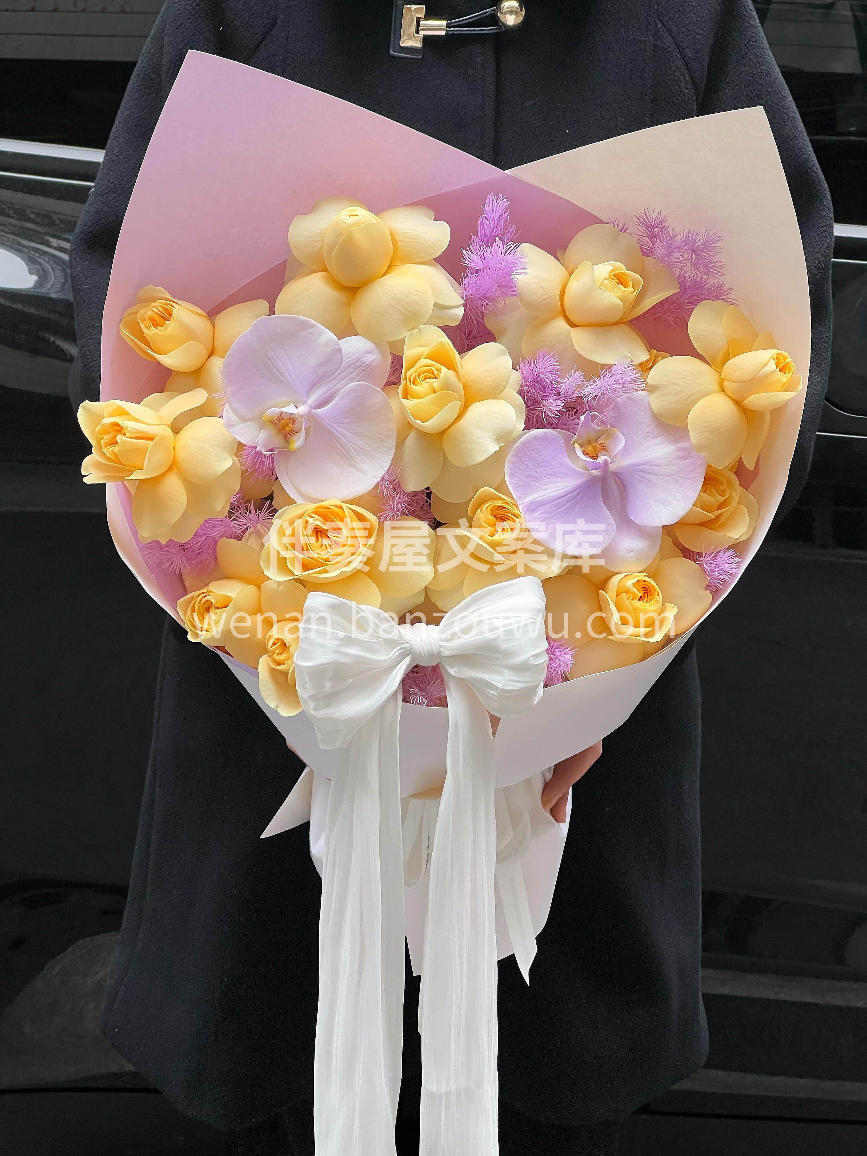 浅黄映柔紫🌼花开知春意🌸 温柔了整个季节🍃 配图1