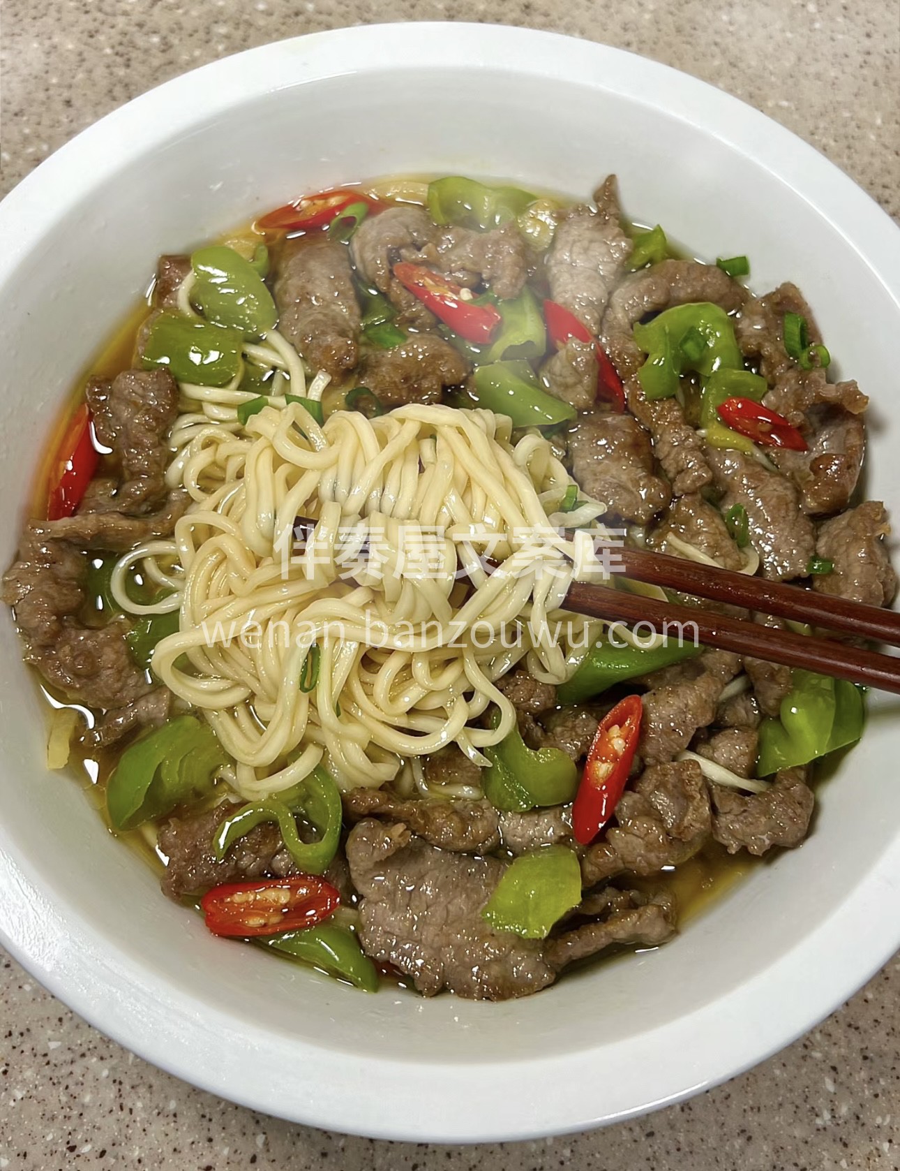 大块牛肉，软烂入味，筋道面条，爽滑有嚼劲 配图2