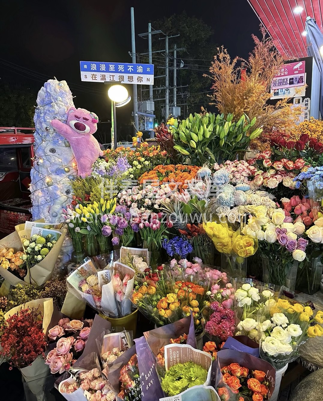 买一束花吧 那不止是花，是卖花人经营的浪 配图2