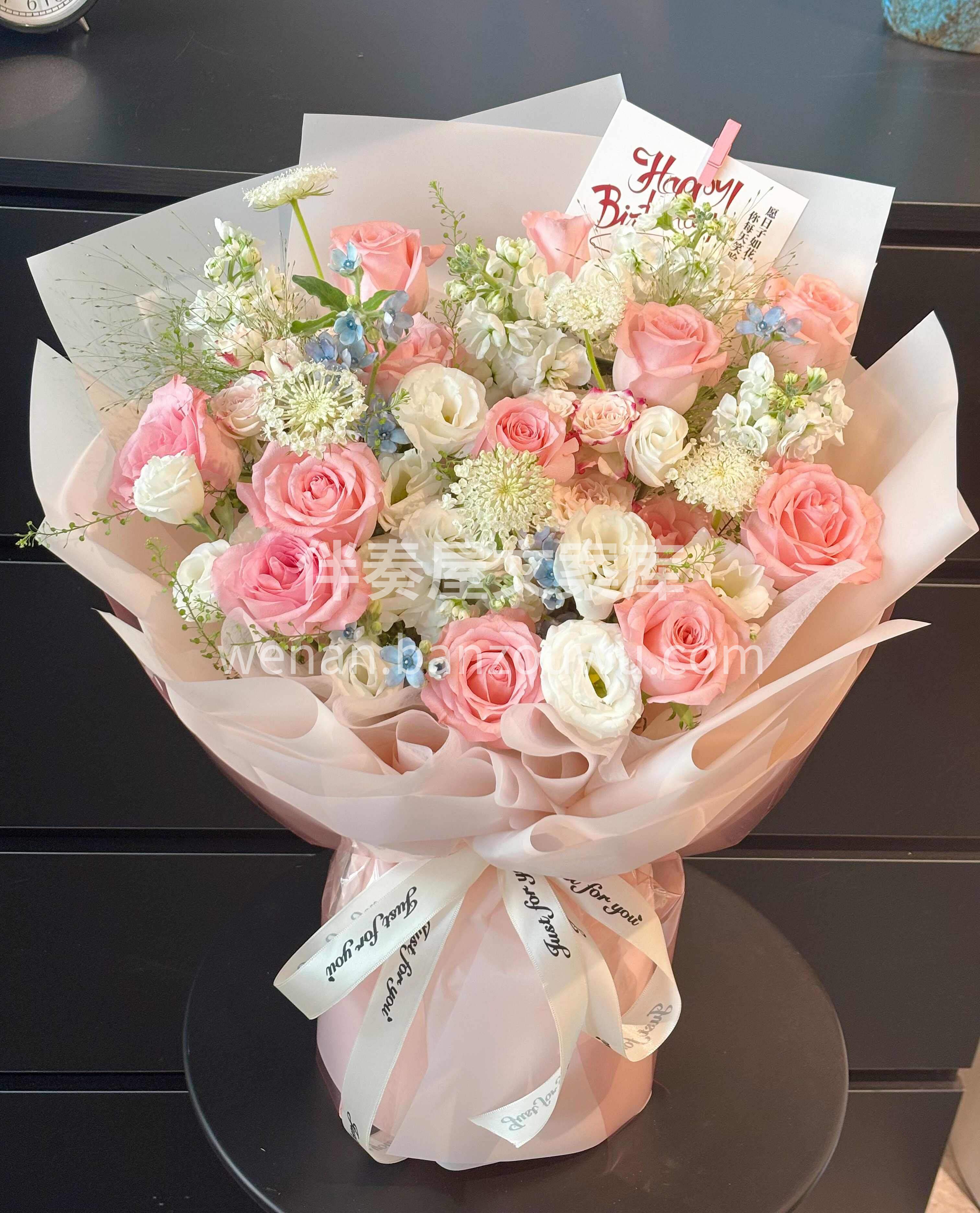 温柔能带来这世上最美好的东西🌸 全世界都在盼你坚强 但我会一 配图1