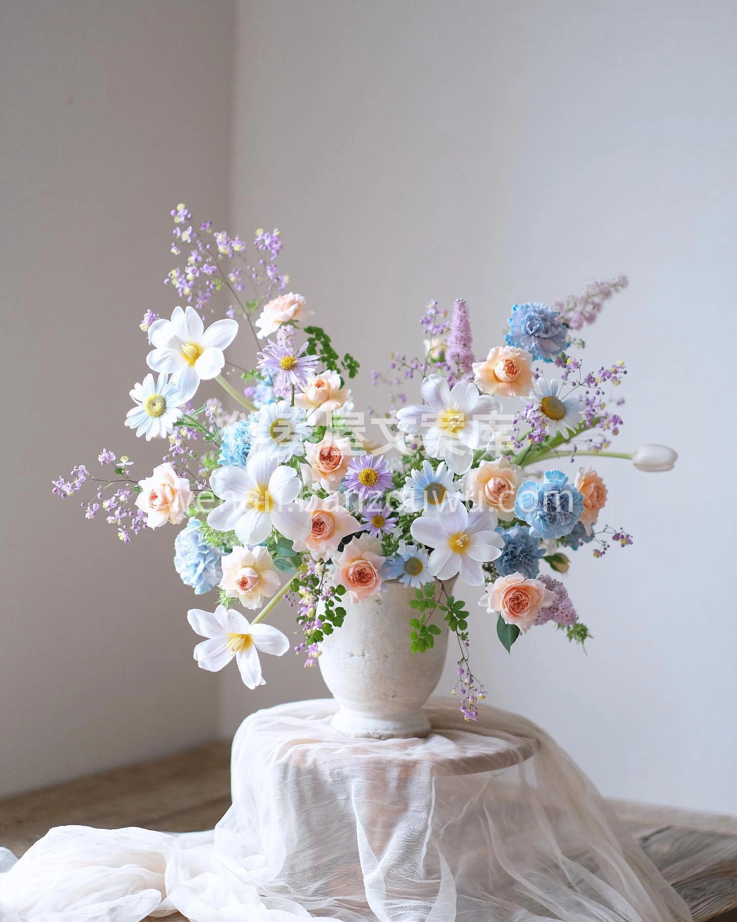 自带清冷感的插花作品🌸 🎐赏心悦目的配色 配图1