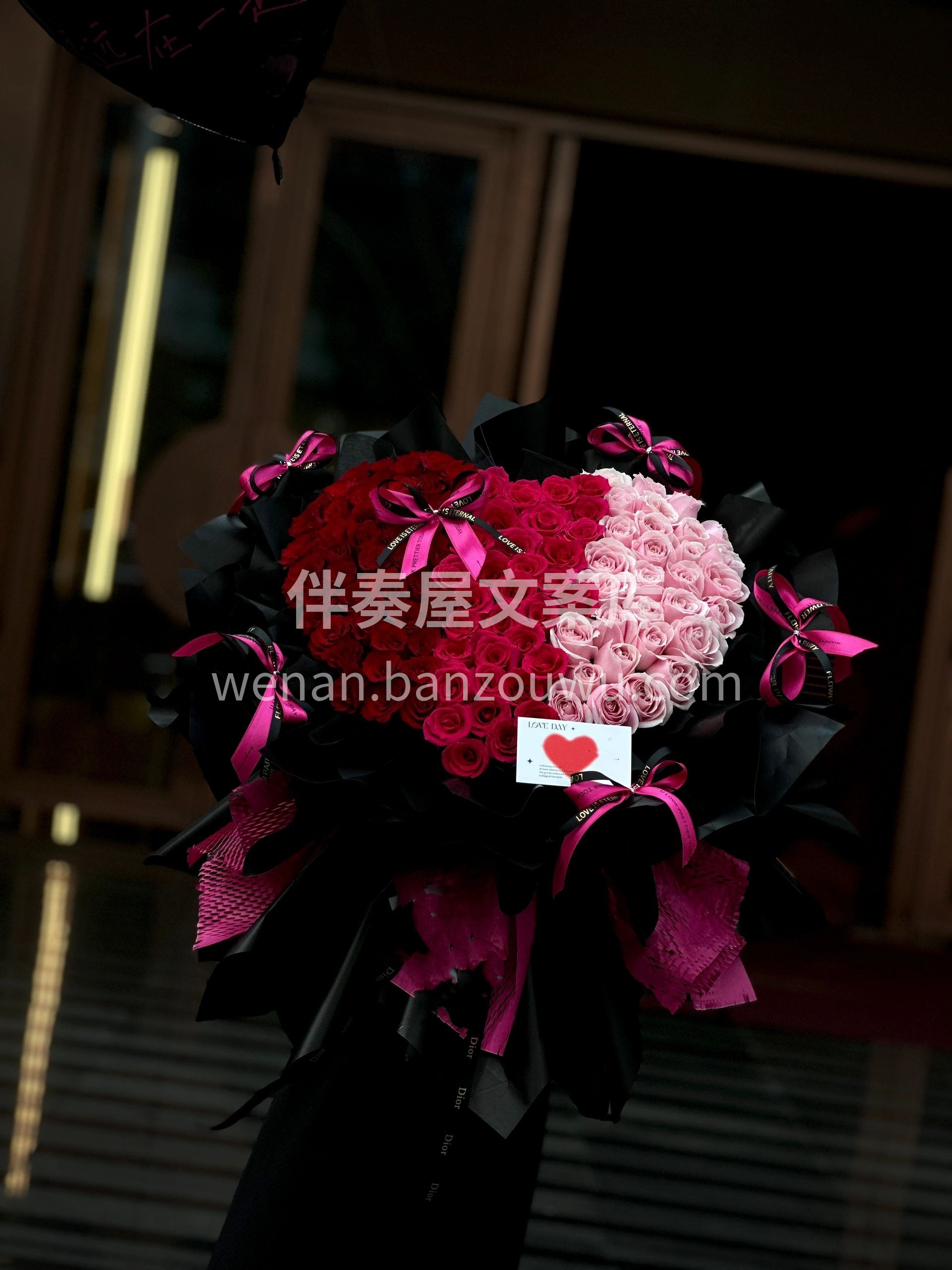 心形渐变色花束 顾客送给👀女朋友的求婚花 配图1