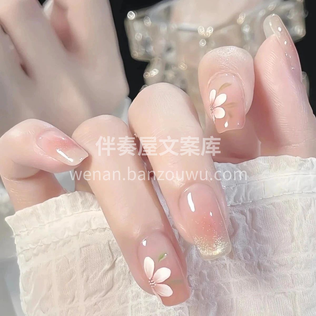 这个美甲真的超级温柔~ 一上手就特别高级