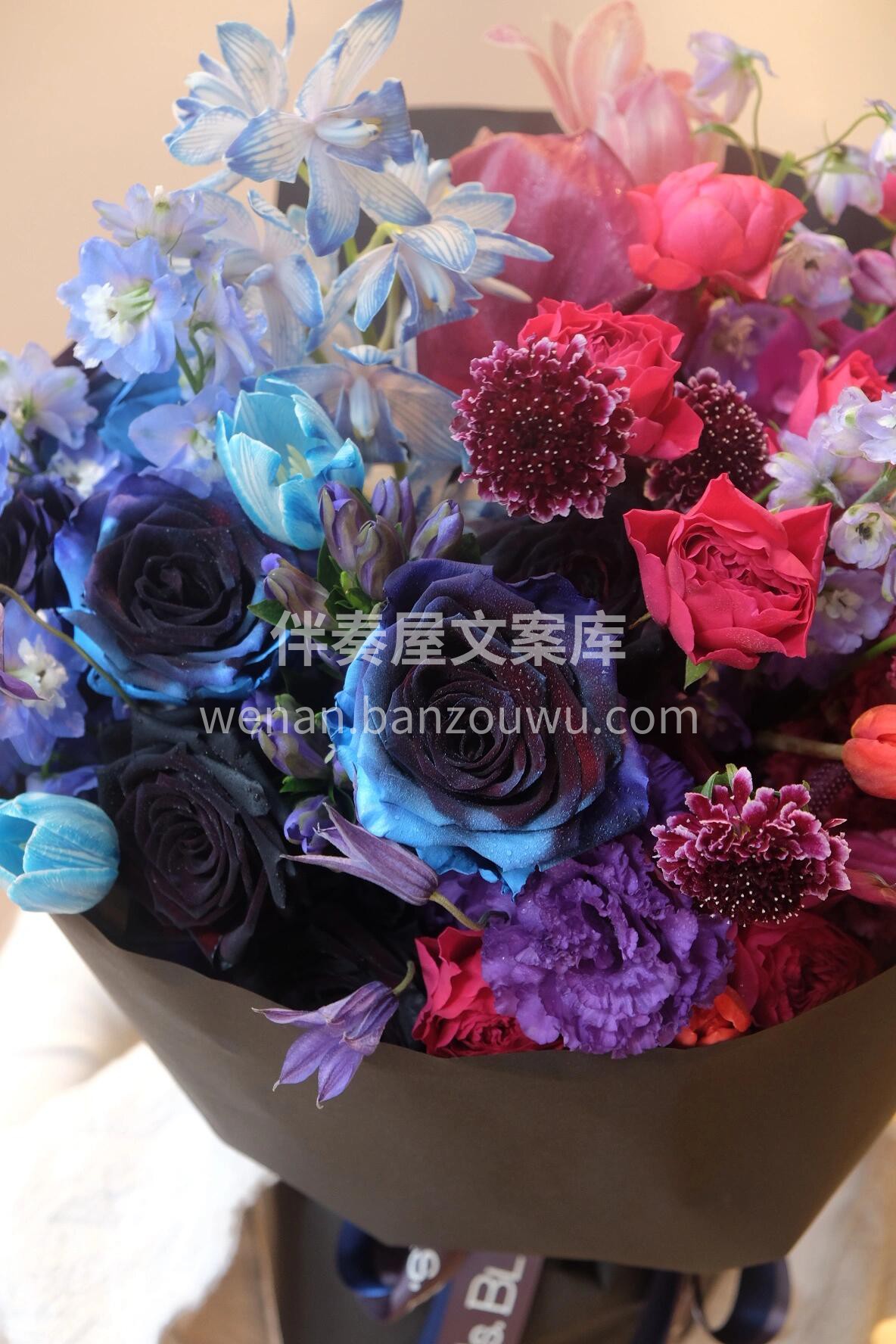 高级感暗黑系花束🖤 🌹玫瑰丢进篝火 浪漫 配图3