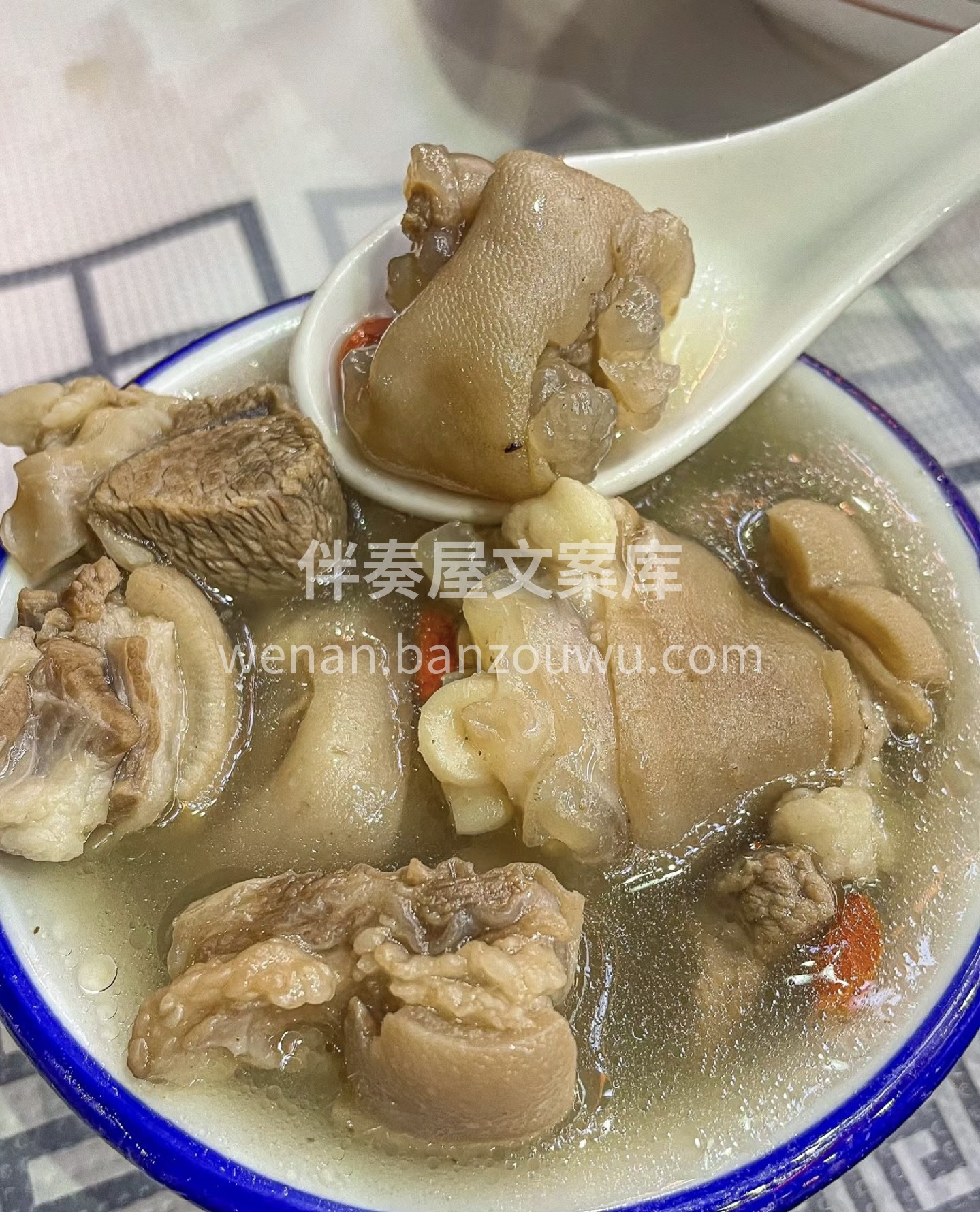 滋补羊肉火锅汤底：白萝卜十玉米 十羊肉汤 配图2