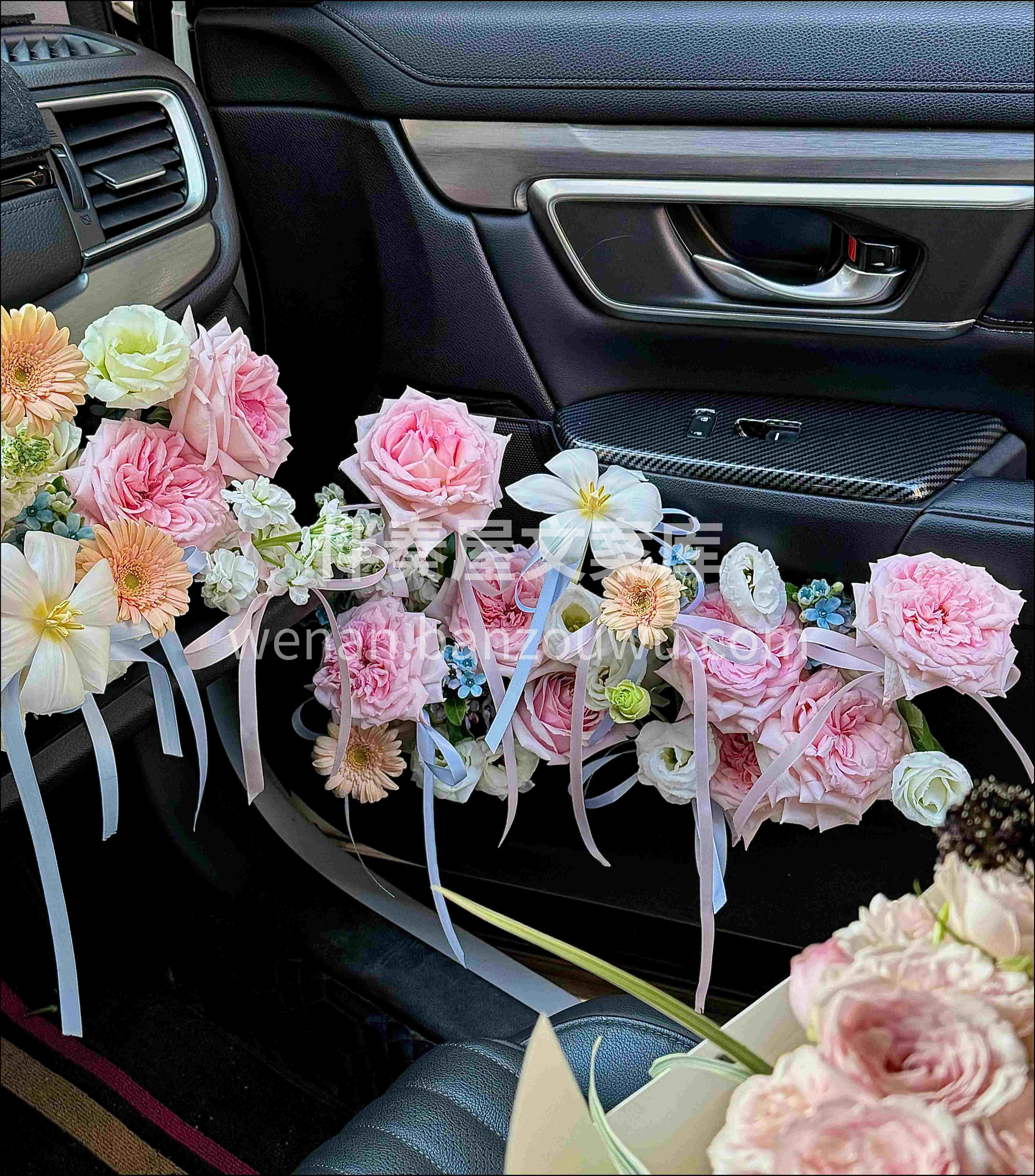🌸小预算副驾驶鲜花布置 打开门的瞬间 被 配图1