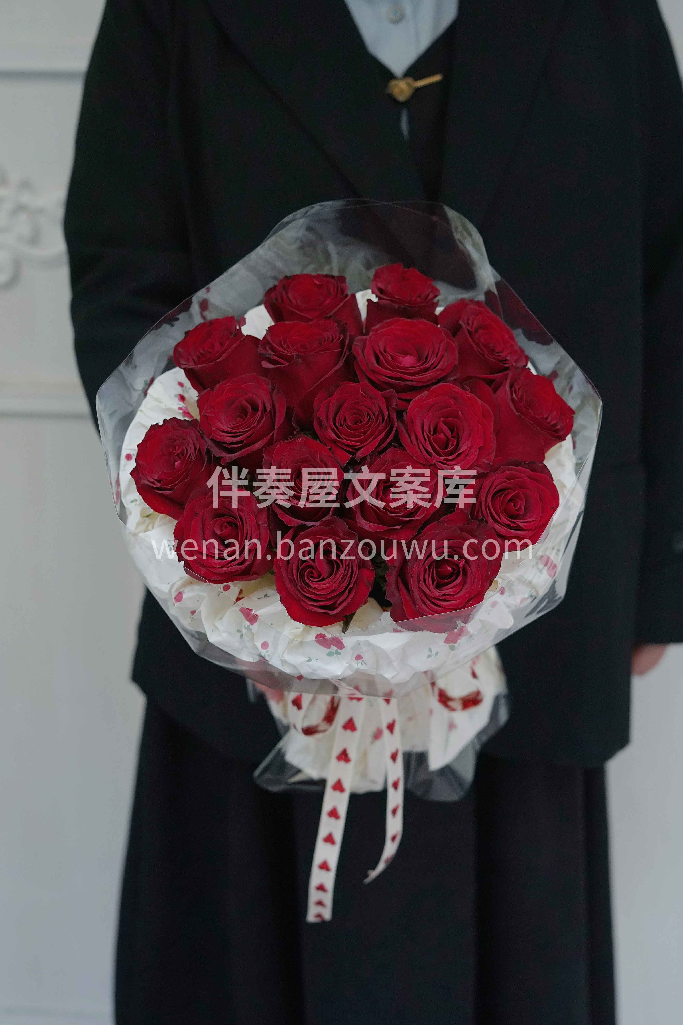 帅气小哥哥亲自 为女朋友挑选的🎂生日花束 👀不得不说眼光很毒 配图1