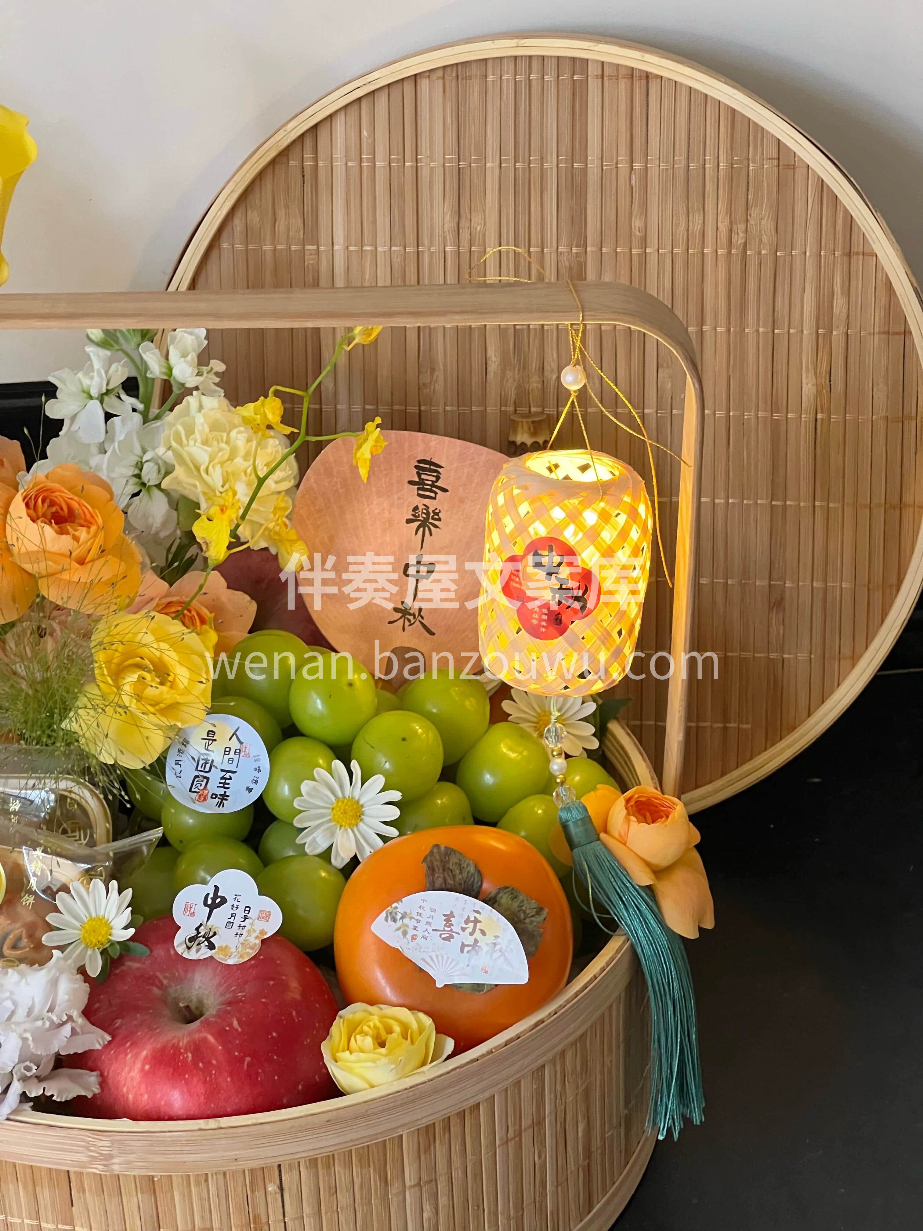 中秋花礼🌕 水果`+月饼+鲜花结合 好看又好吃🍇沉甸甸全是祝 配图3