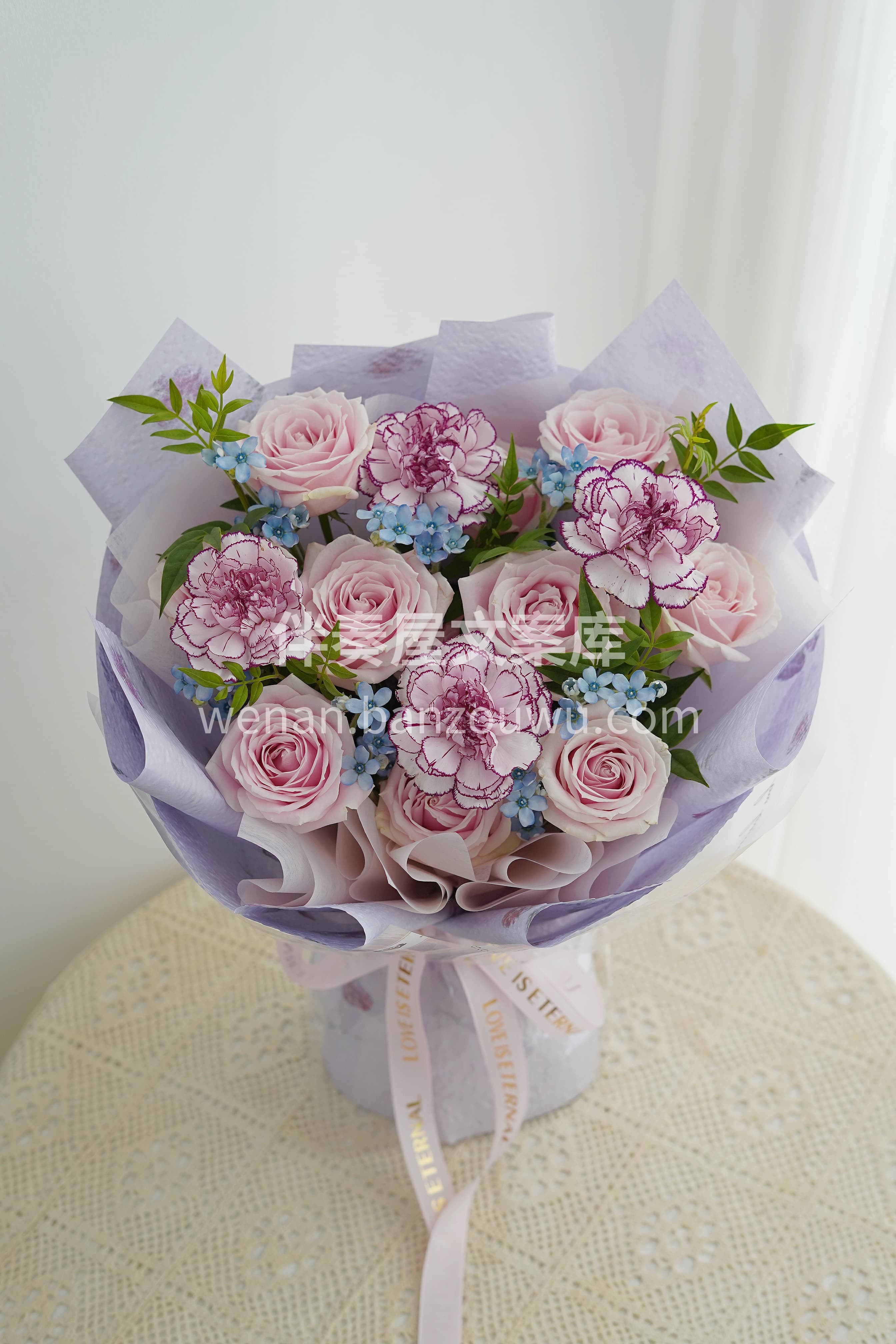 粉紫色💜 花束💐 这种颜色很奇妙 明明带着两种相反的感觉 却 配图1