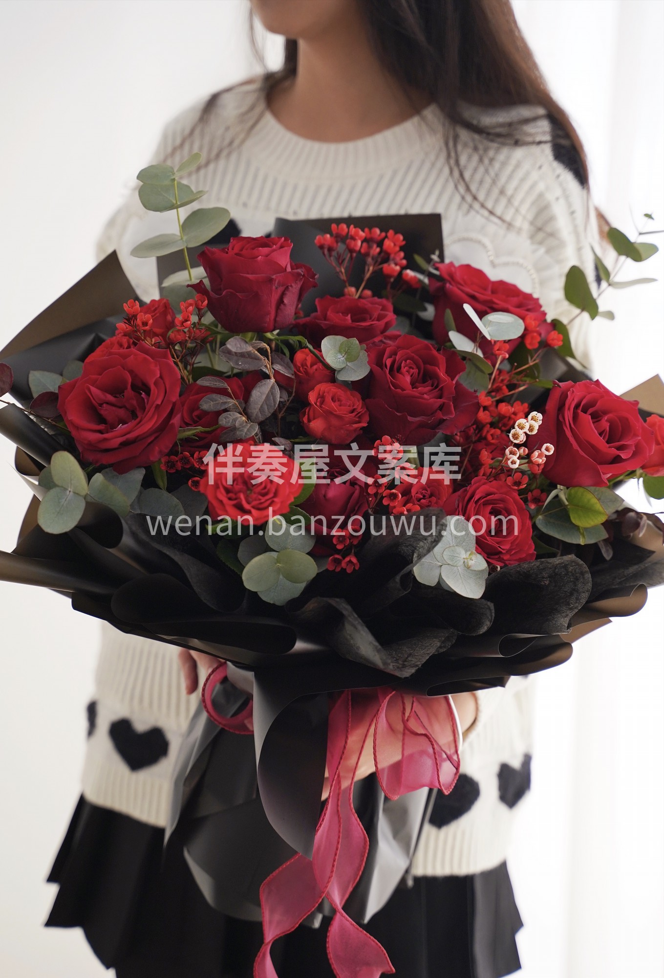 客订红色系花束~ 我在人间贩卖美好，只为 配图1