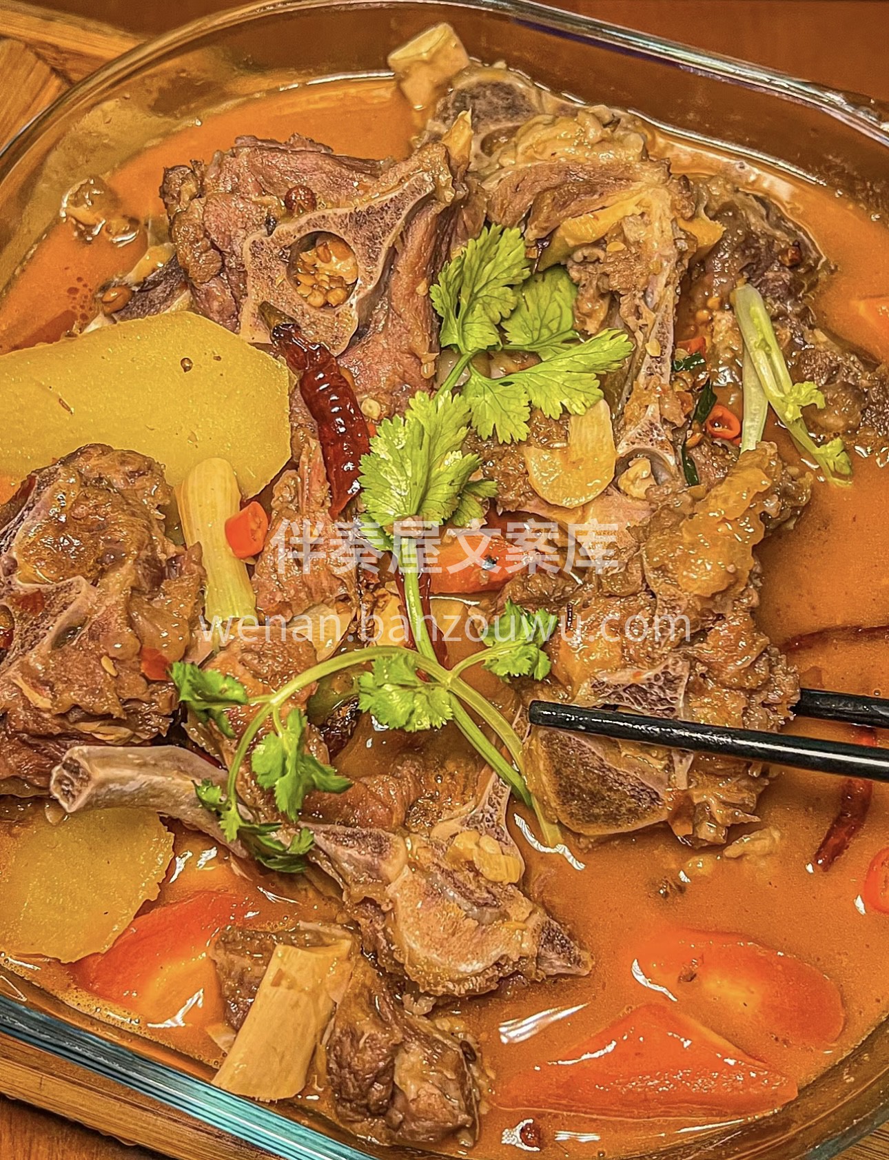 羊蝎子火锅，美味非凡。鲜嫩的羊肉，丰富的 配图2