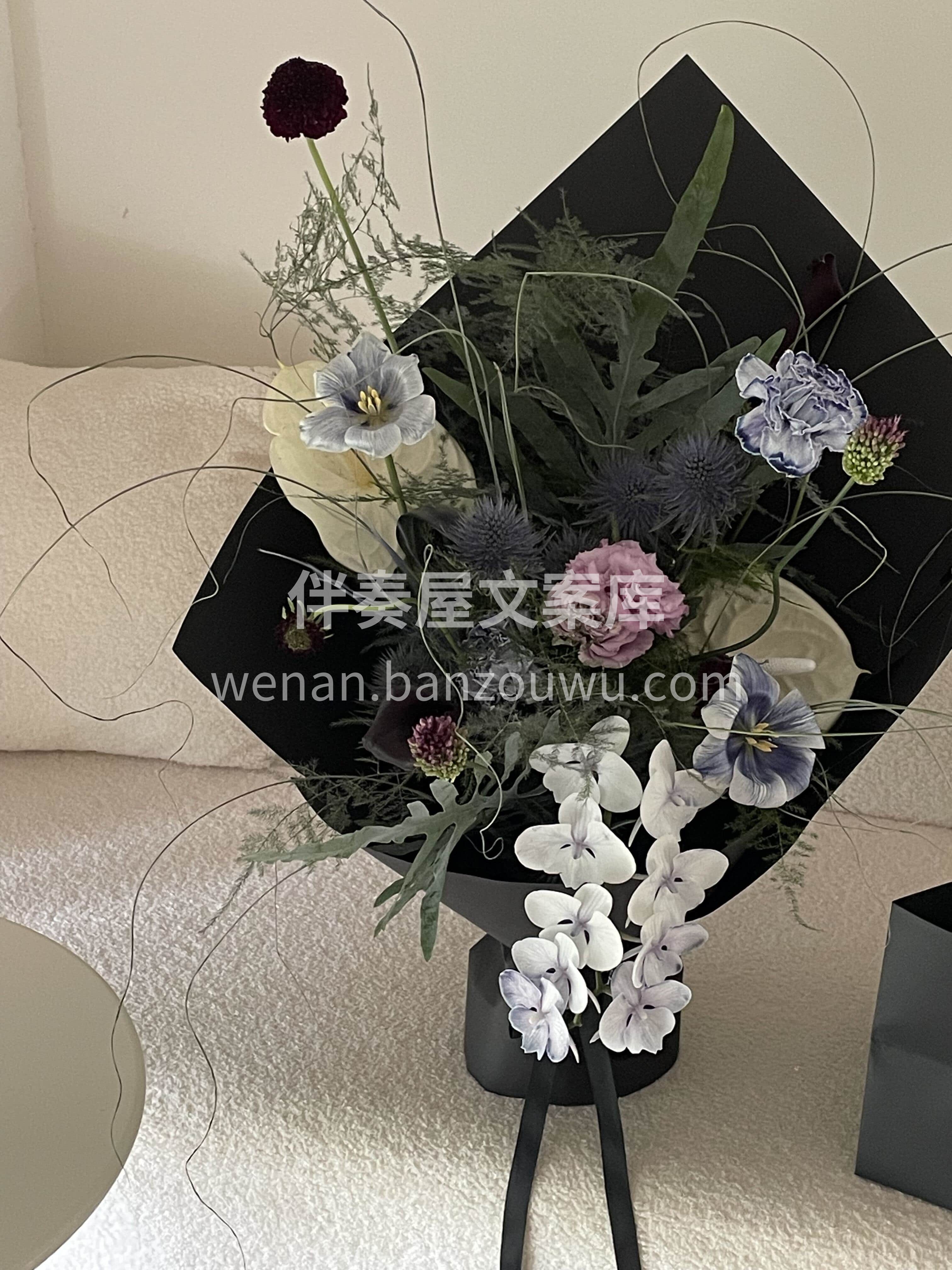 送给甜酷女孩的花💜 花与叶的留白💙 色彩碰撞的分寸 都刚刚好 配图2