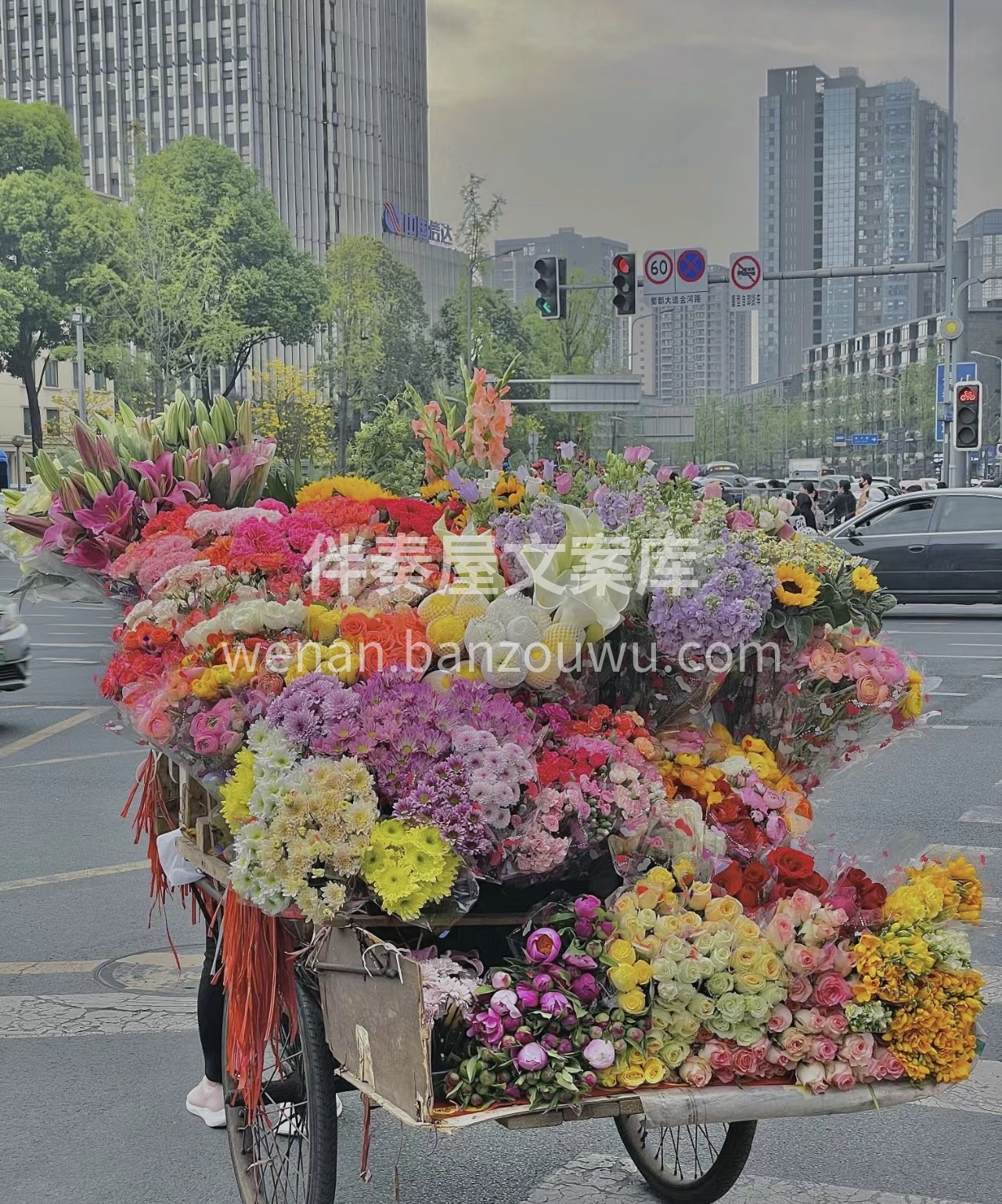 喜欢花朵铺满的春天，更期待满分的自己。可 配图3