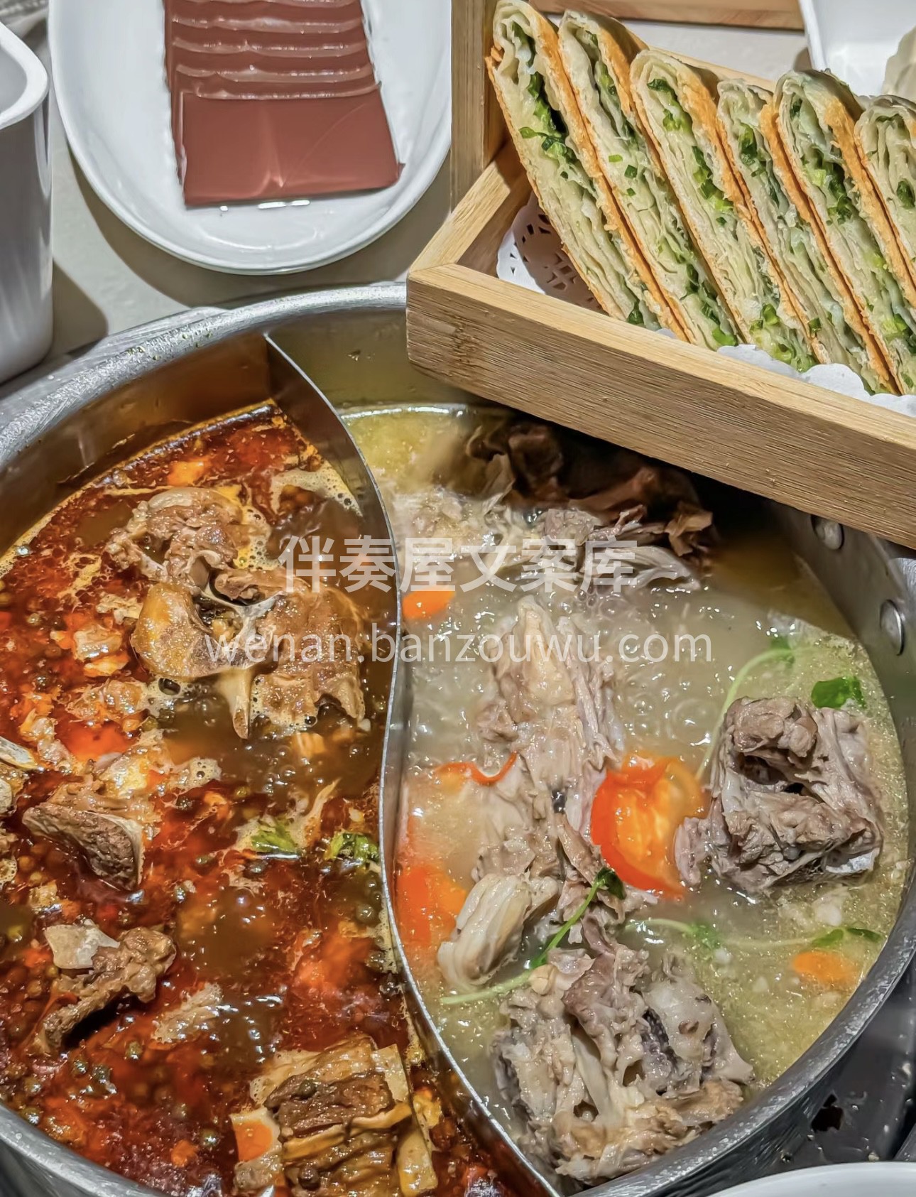 羊蝎子火锅在锅中翻滚，浓郁的香味弥漫开来 配图2