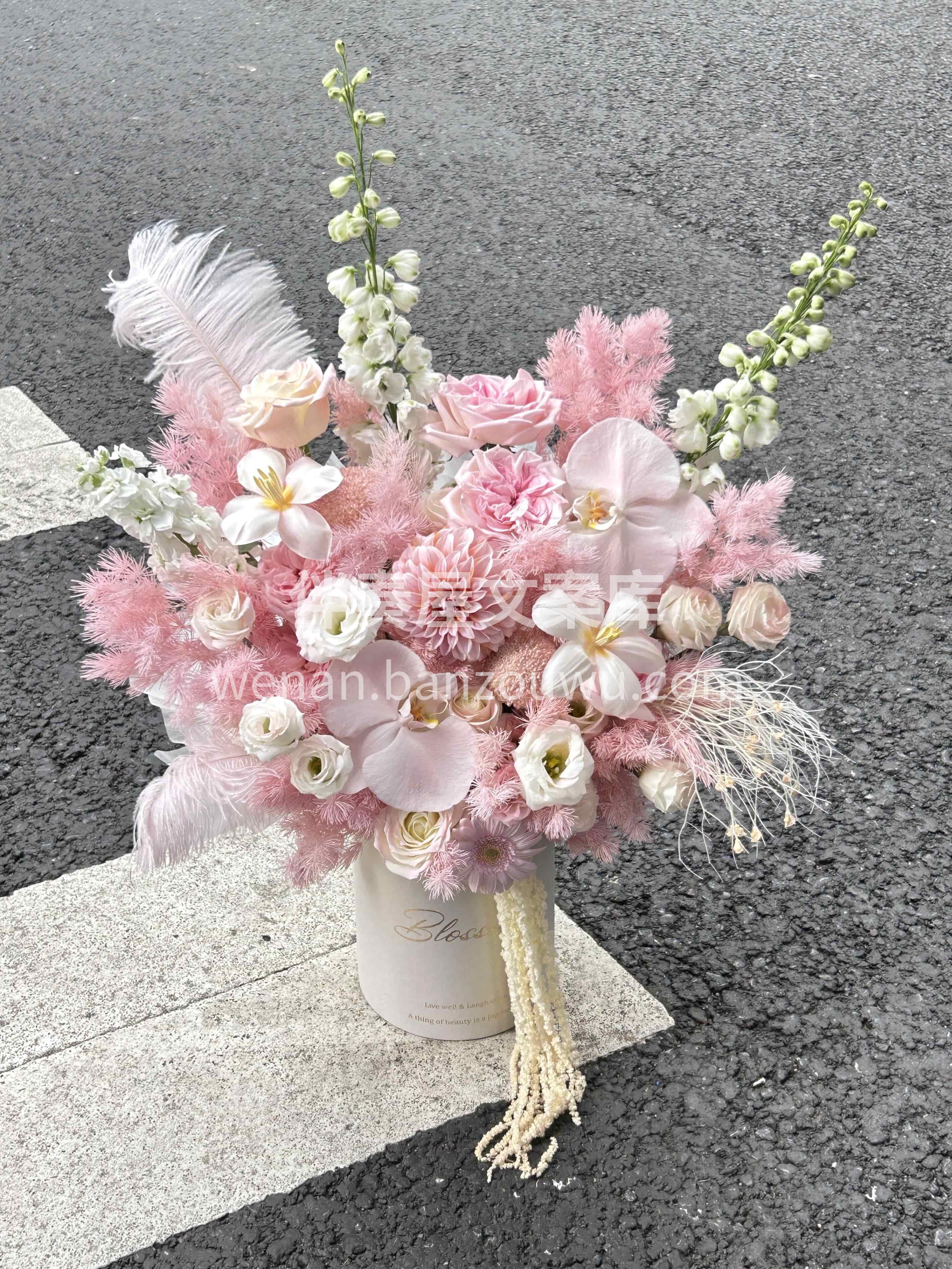 粉色系抱抱桶🌸温柔又浪漫 花很温柔🌷你很浪漫 🎀目之所及皆是 配图1