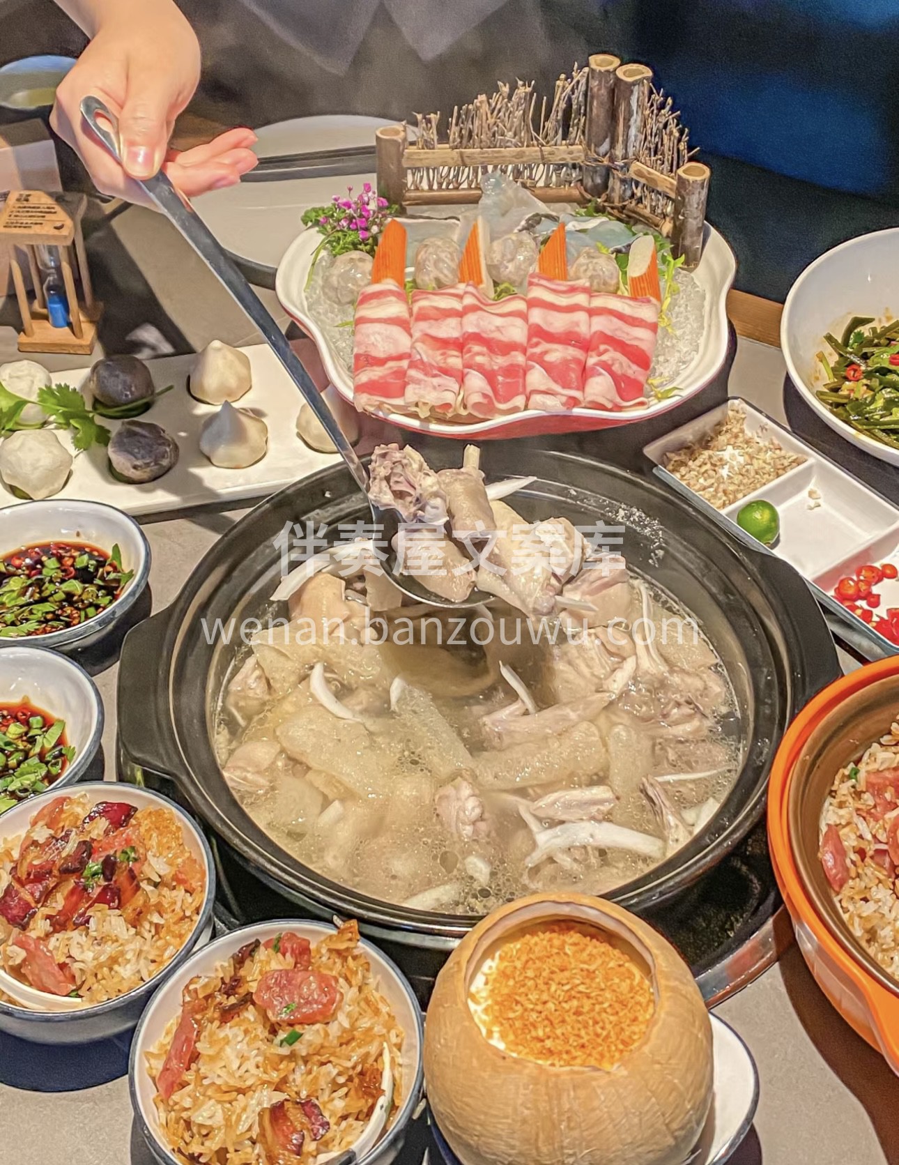 🥥 椰子鸡火锅，一口鲜到骨子里！😋 🐔  配图1