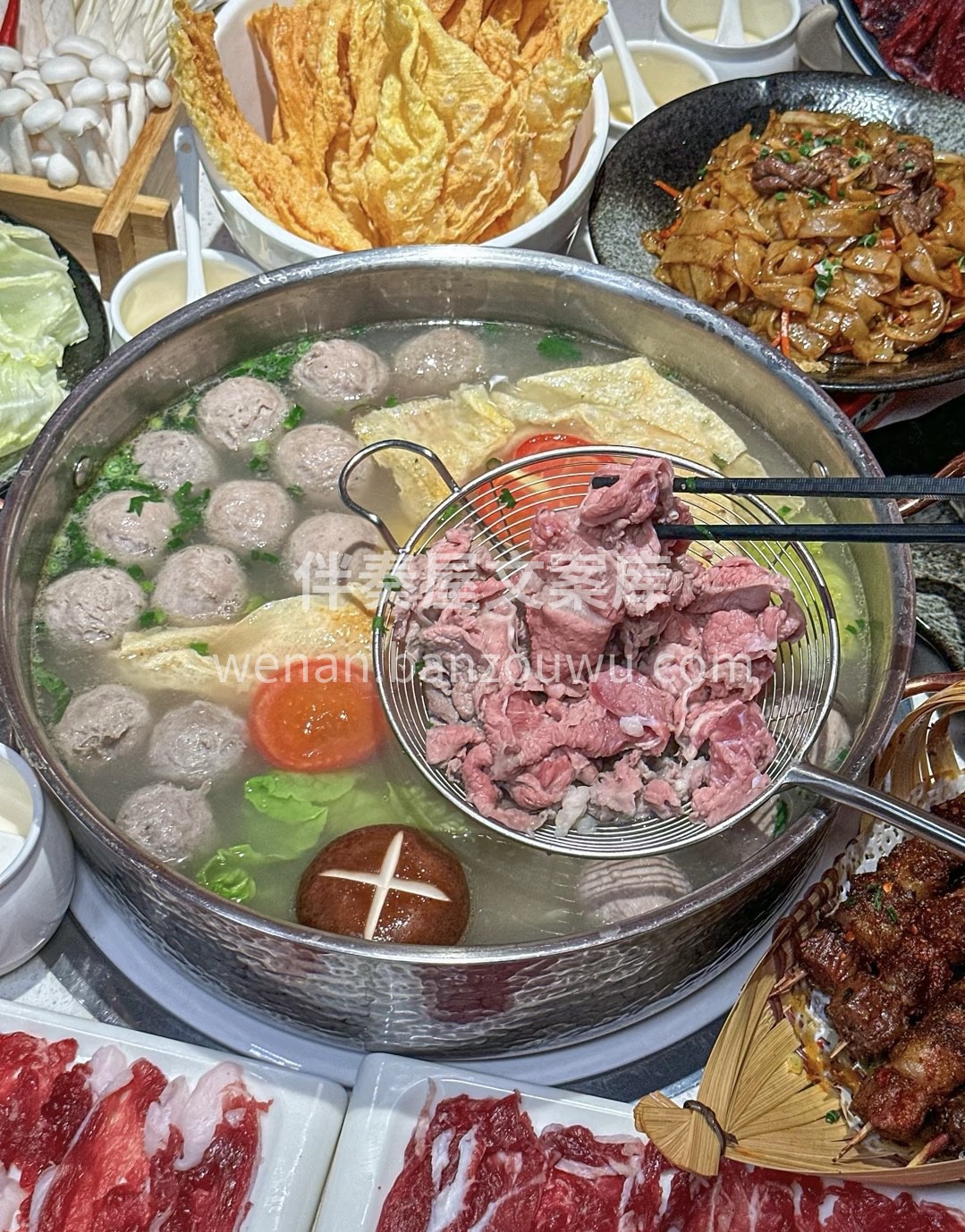 带你吃鲜牛肉的人，一定是最爱你的人因为牛 配图1