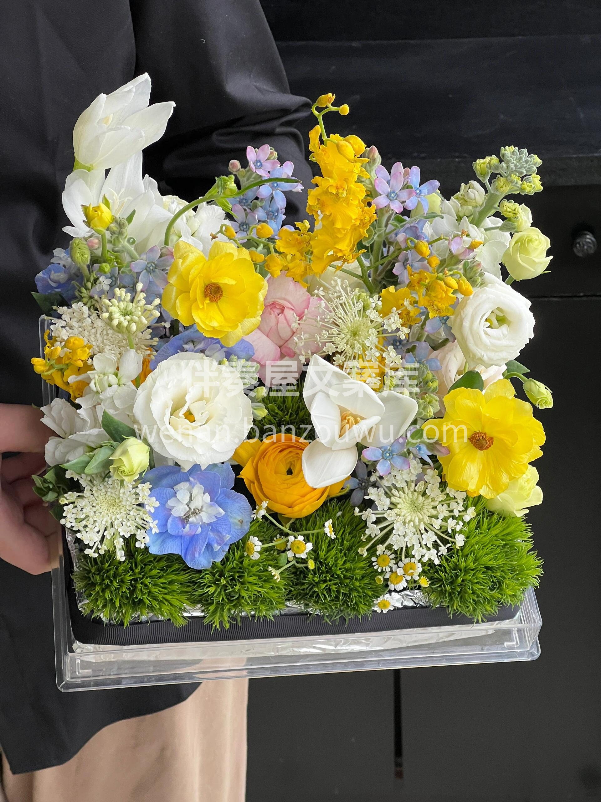 把一整个春天☀藏进盒子里 亚克力花盒💐 鲜艳又明媚的色彩 简 配图2