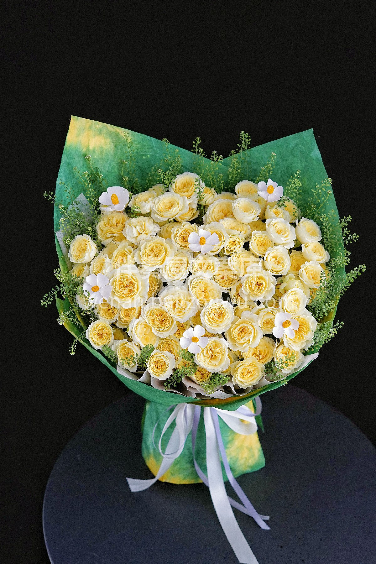 遇见暖暖多头玫瑰🌼 整个人都会🌼被暖到 暖黄色的花瓣层层叠叠 配图1