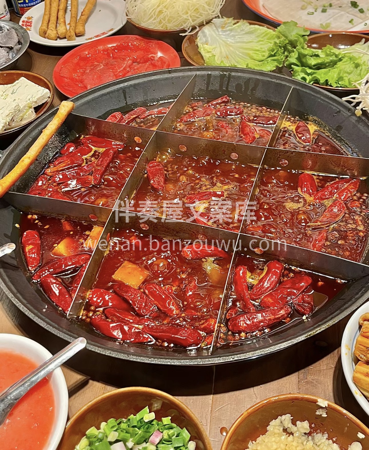 🍲 九宫格火锅，满足你的多种口味！🎉 🥘 配图3