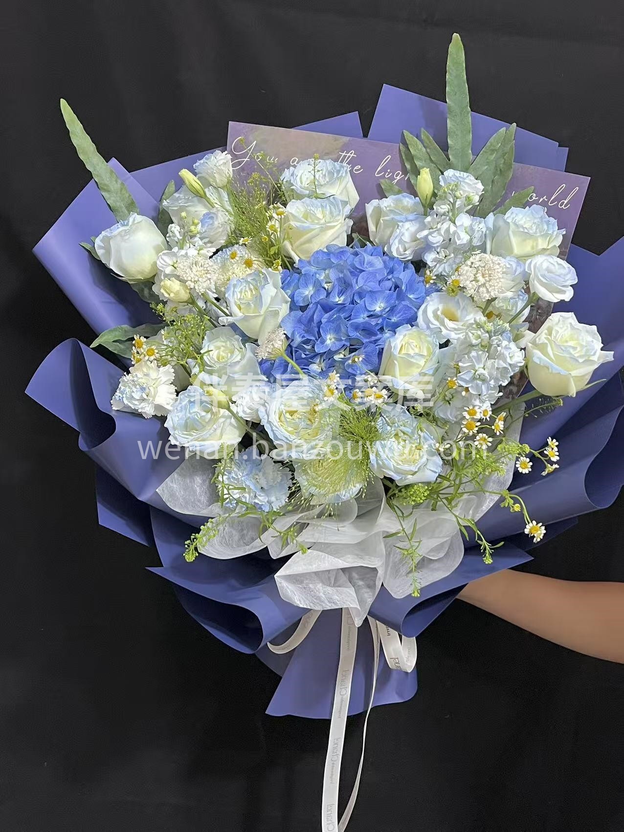 蓝色碎冰蓝绣球花束💙 适合送给男生的花花 很经典的碎冰蓝 怎 配图3