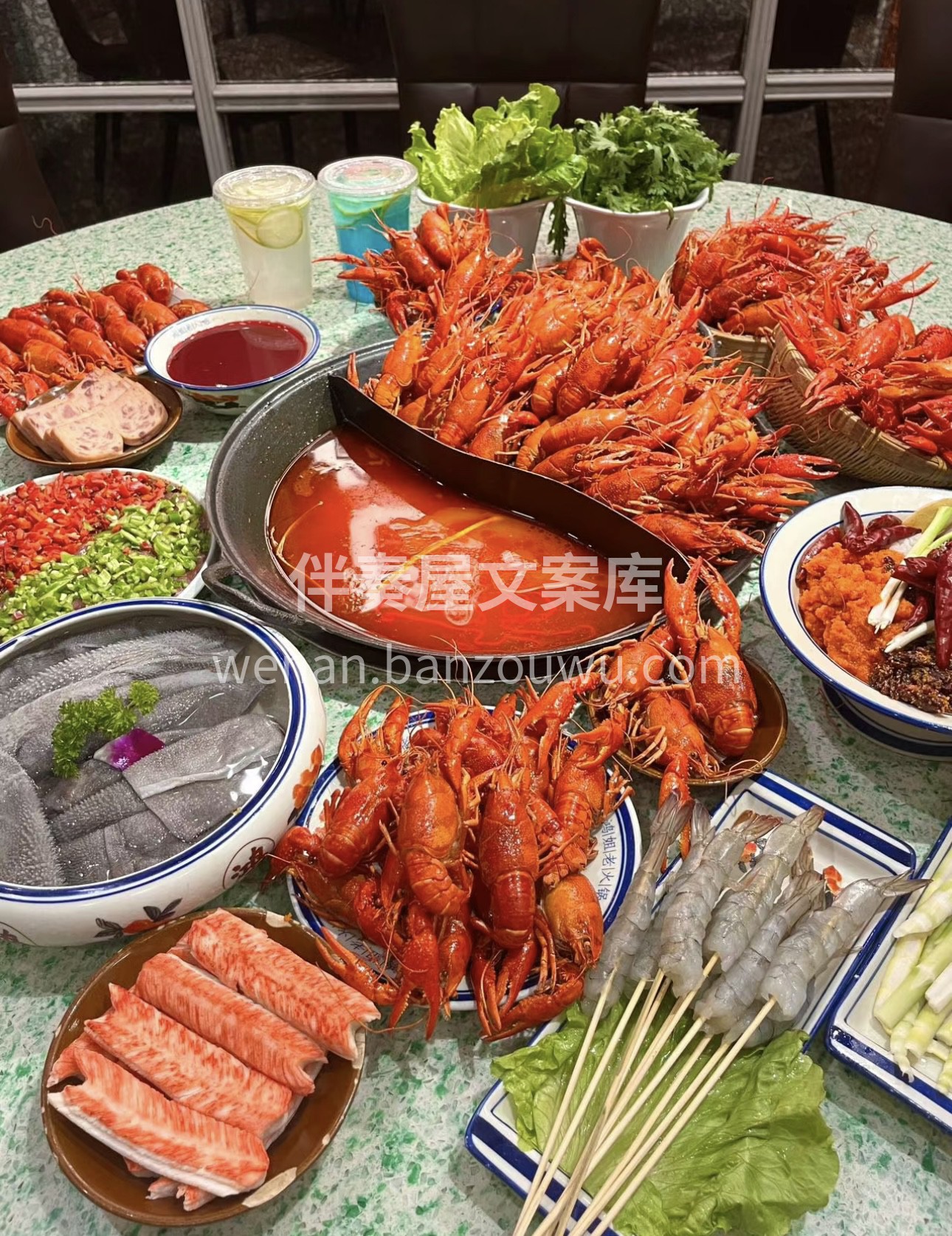 小龙虾与火锅的激情碰撞，演绎一场热辣鲜香 配图1