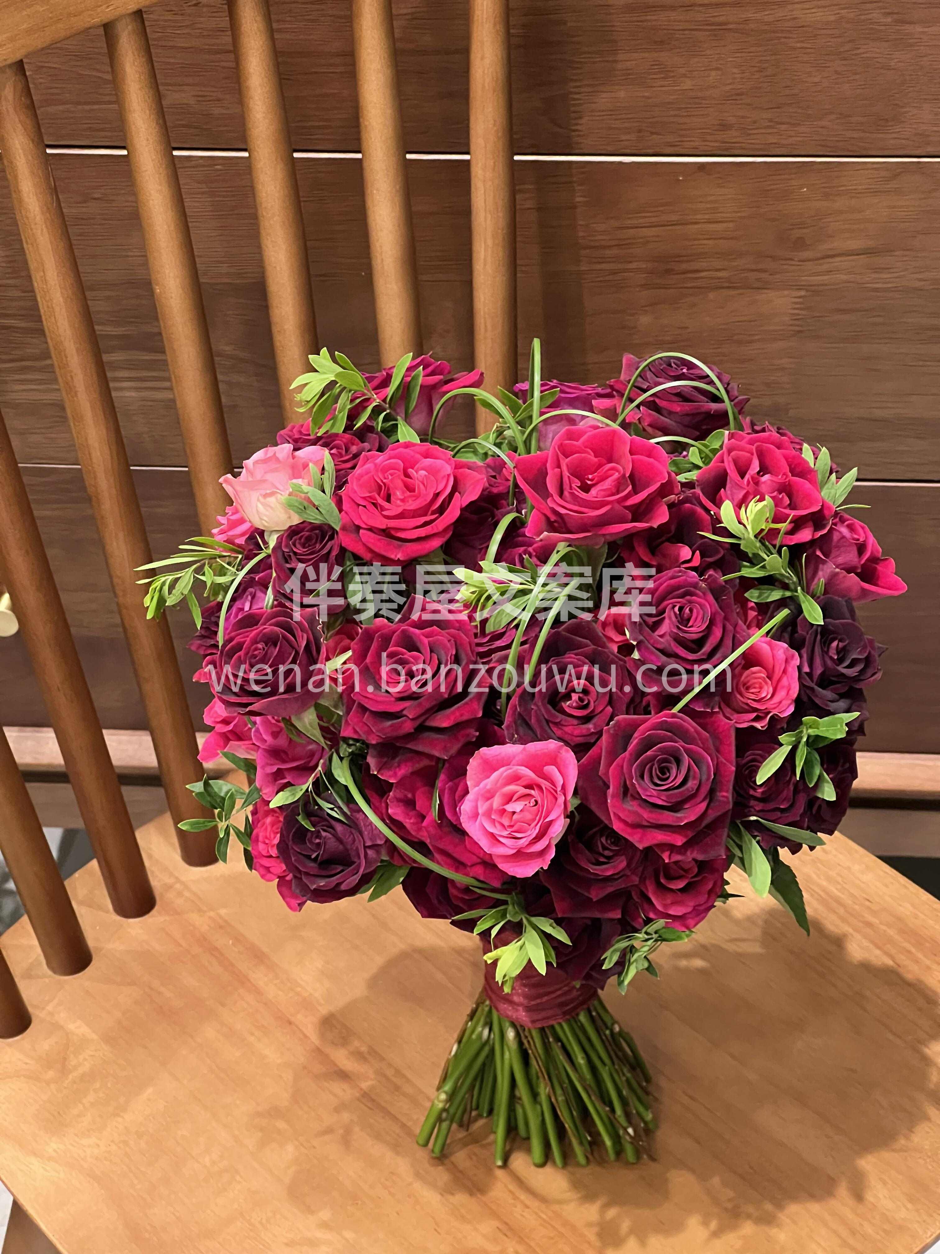 🌹紫罗兰多头玫手捧花 丝绒质地 高级感满满✨ 💕中西式都很合 配图2