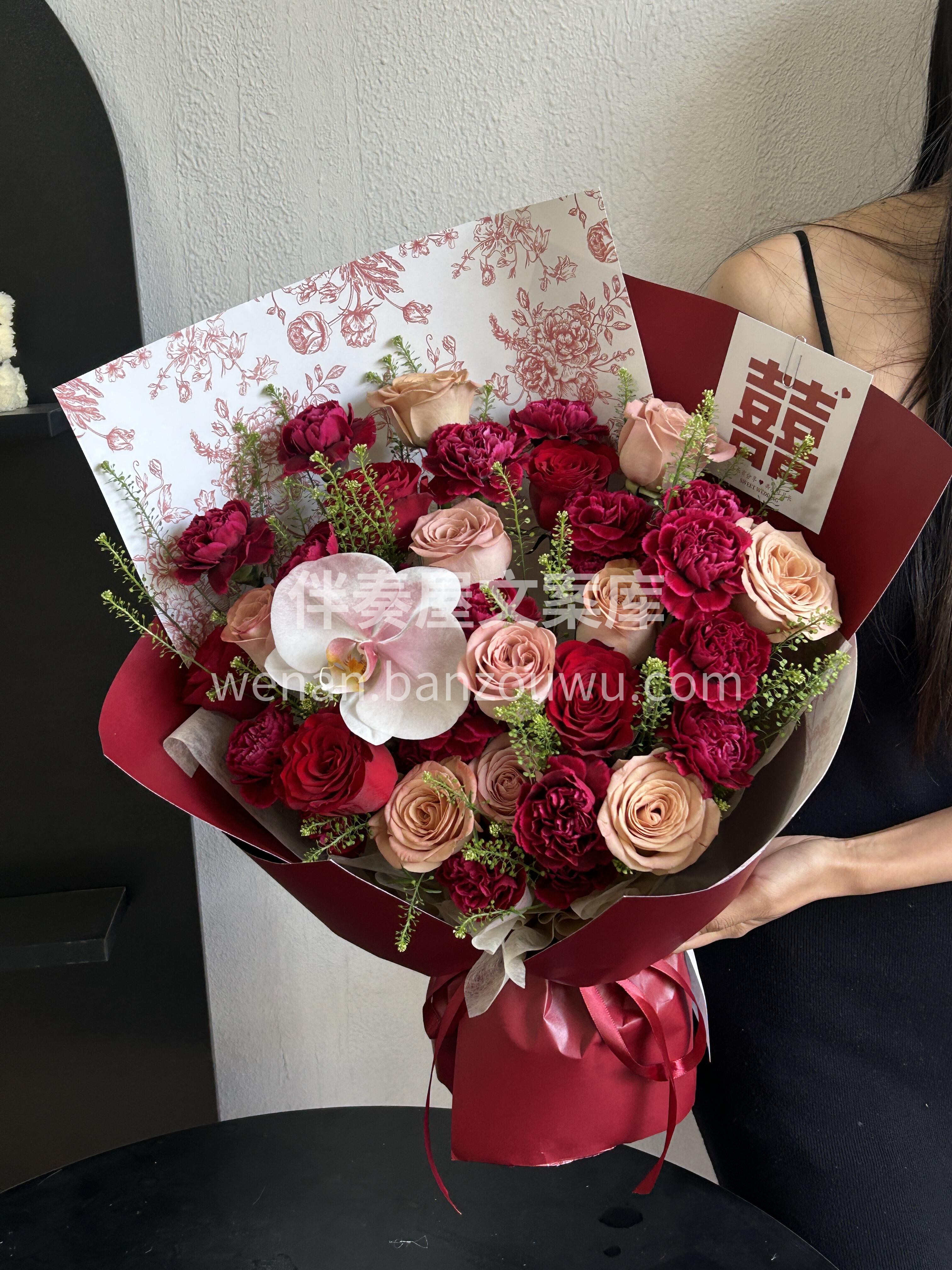订婚花束💐💐 红玫瑰🌹的热烈只予一人 玫 配图3