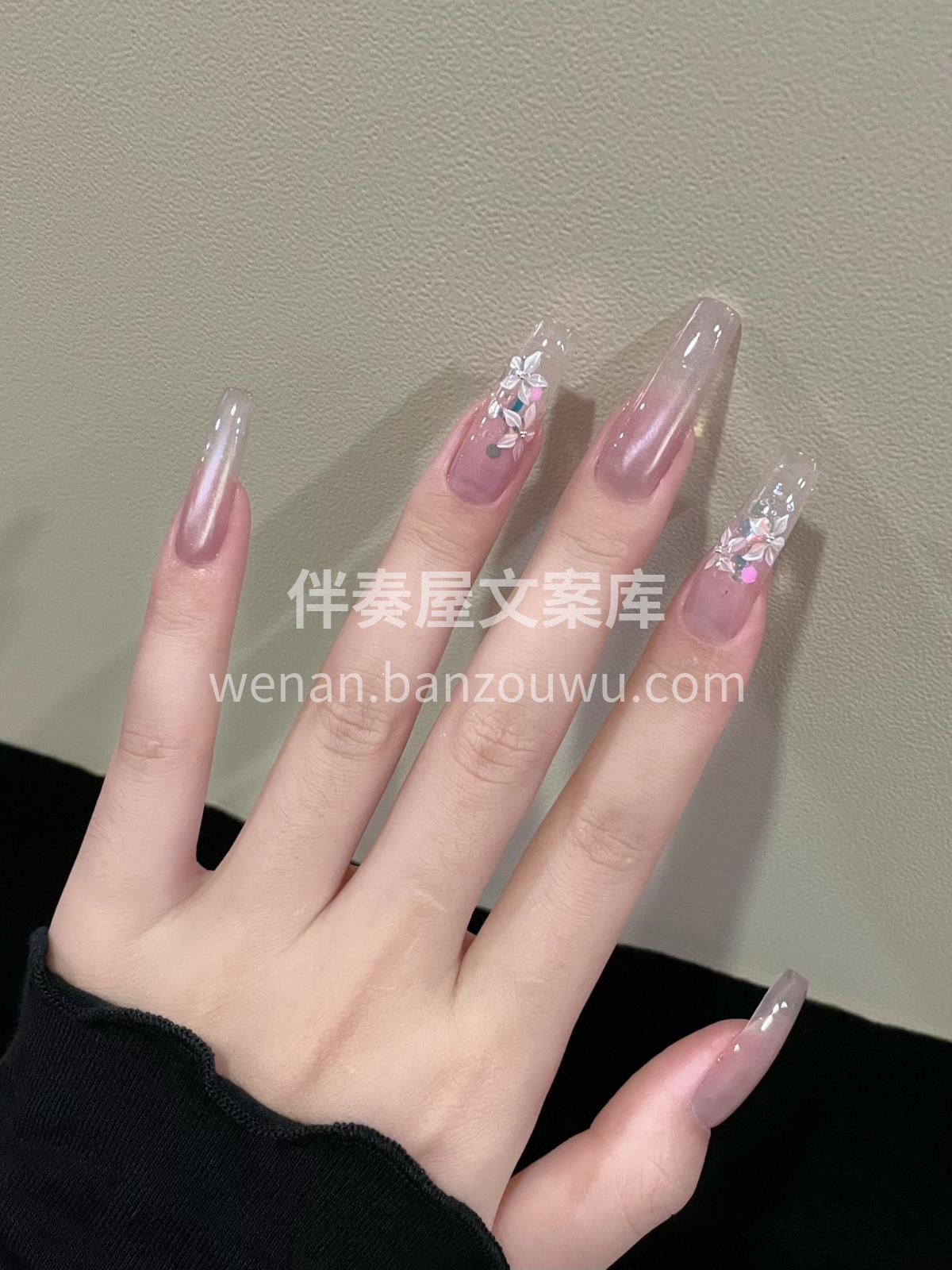 清雅茉莉”🍃 温柔又显白冰透猫眼美甲 淡