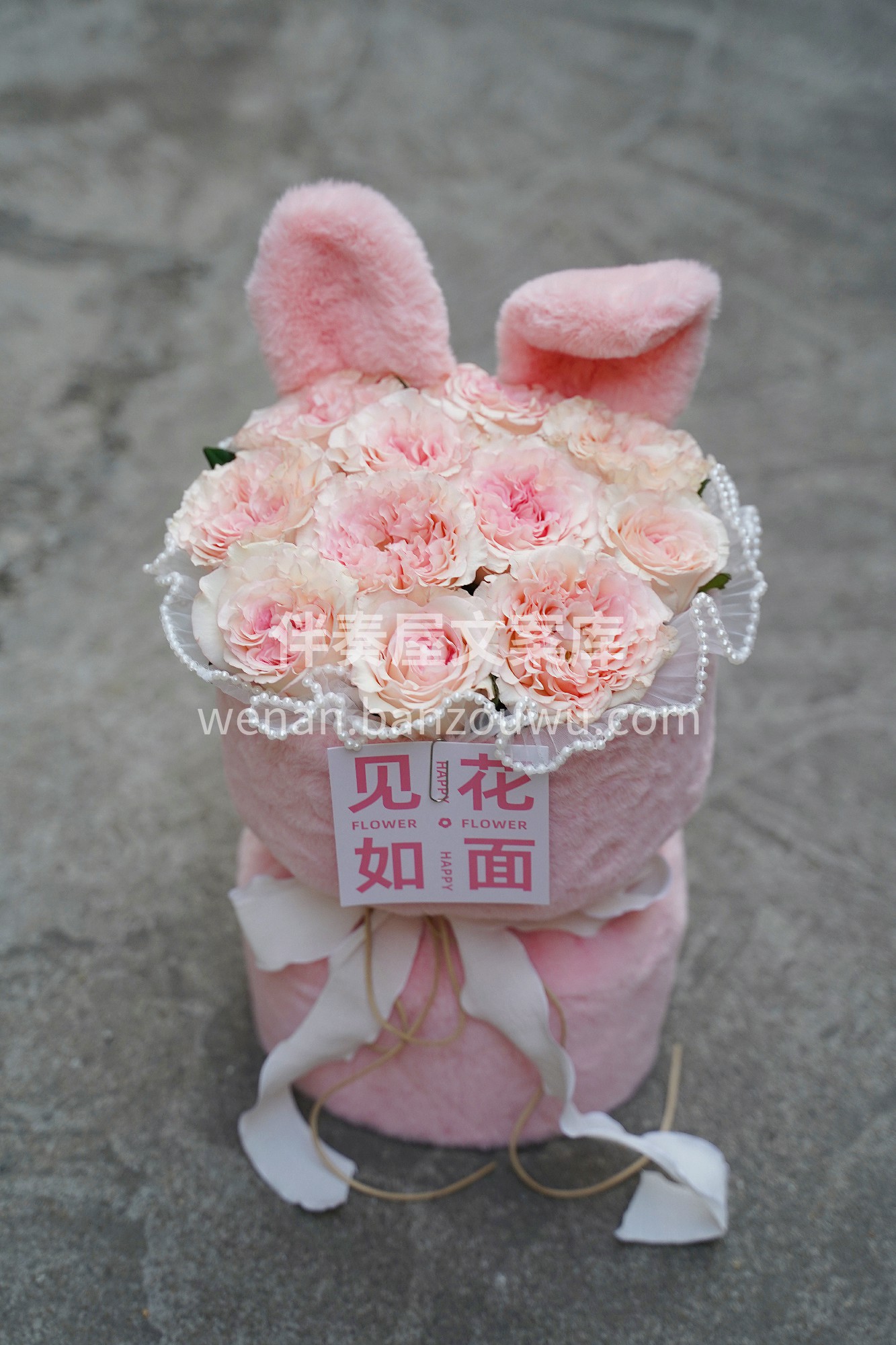 兔耳朵洛神玫瑰花束 洛神玫瑰的渐变粉 和 配图3