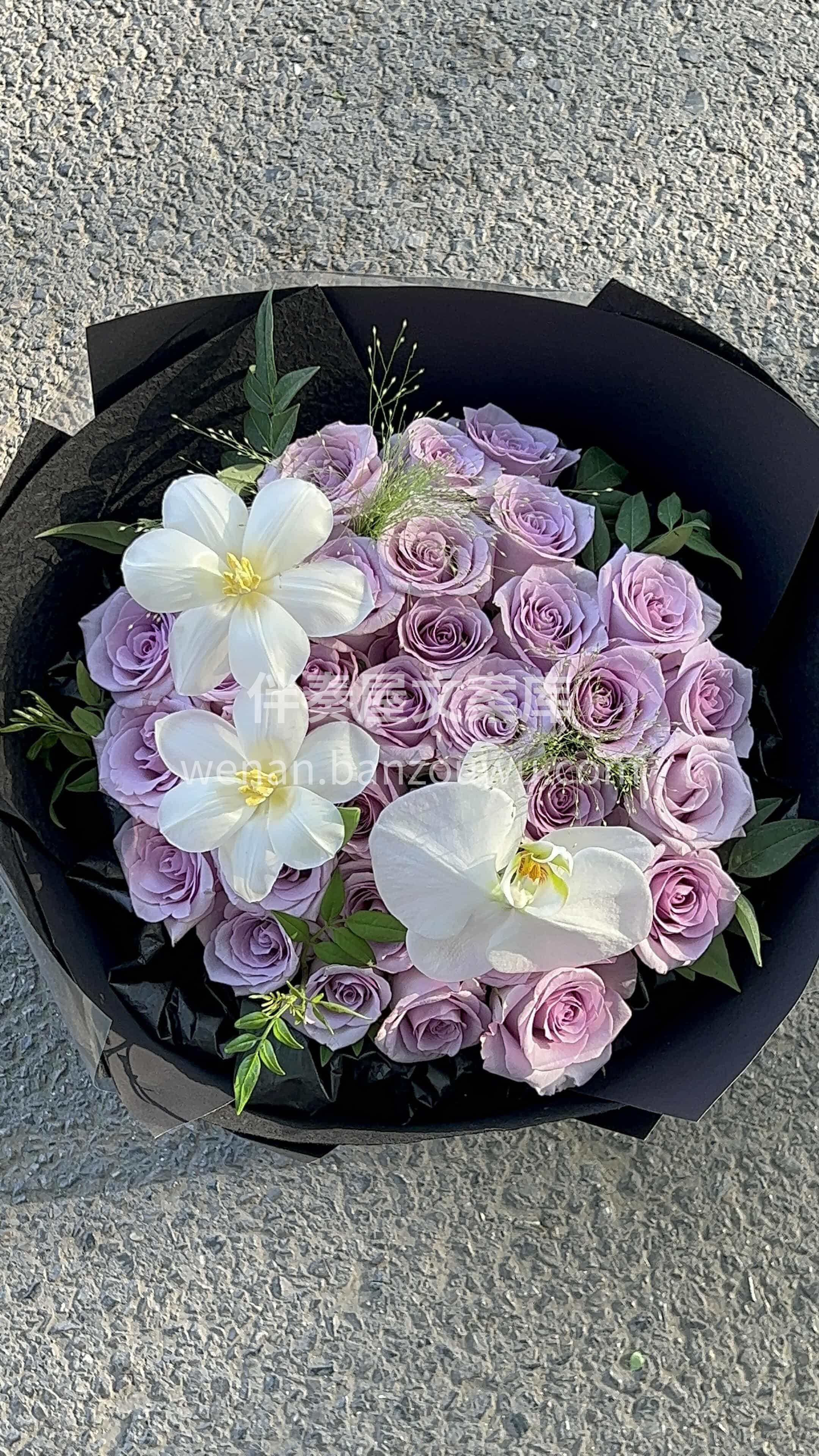 紫霞仙子纯玫瑰花束💐 紫霞仙子玫瑰的丝绒质感33支浓烈心意碰 配图3
