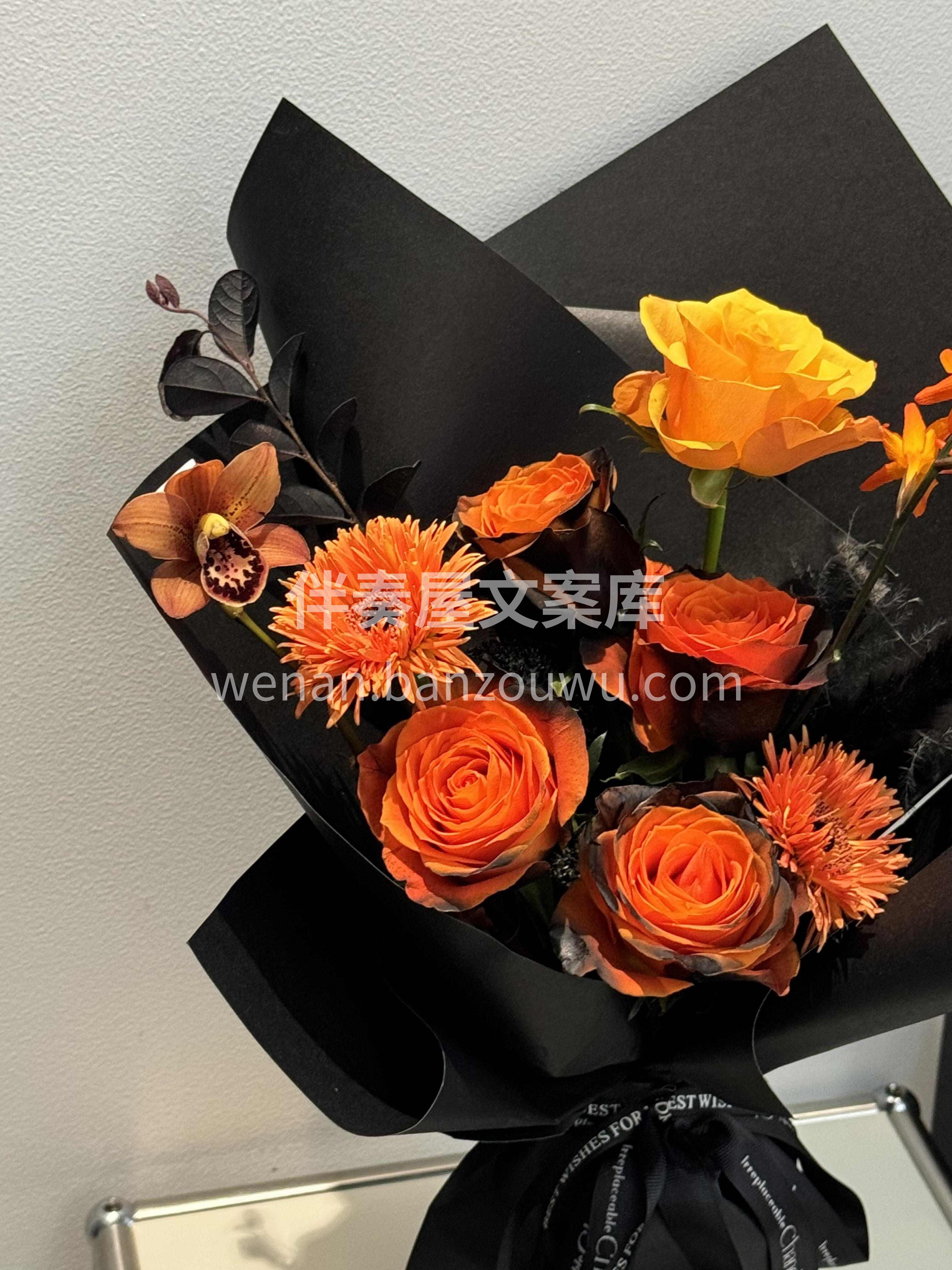 万圣节花礼 🖤不给花就捣蛋🎃 用玫瑰伪装成女巫的裙摆 送你一 配图2