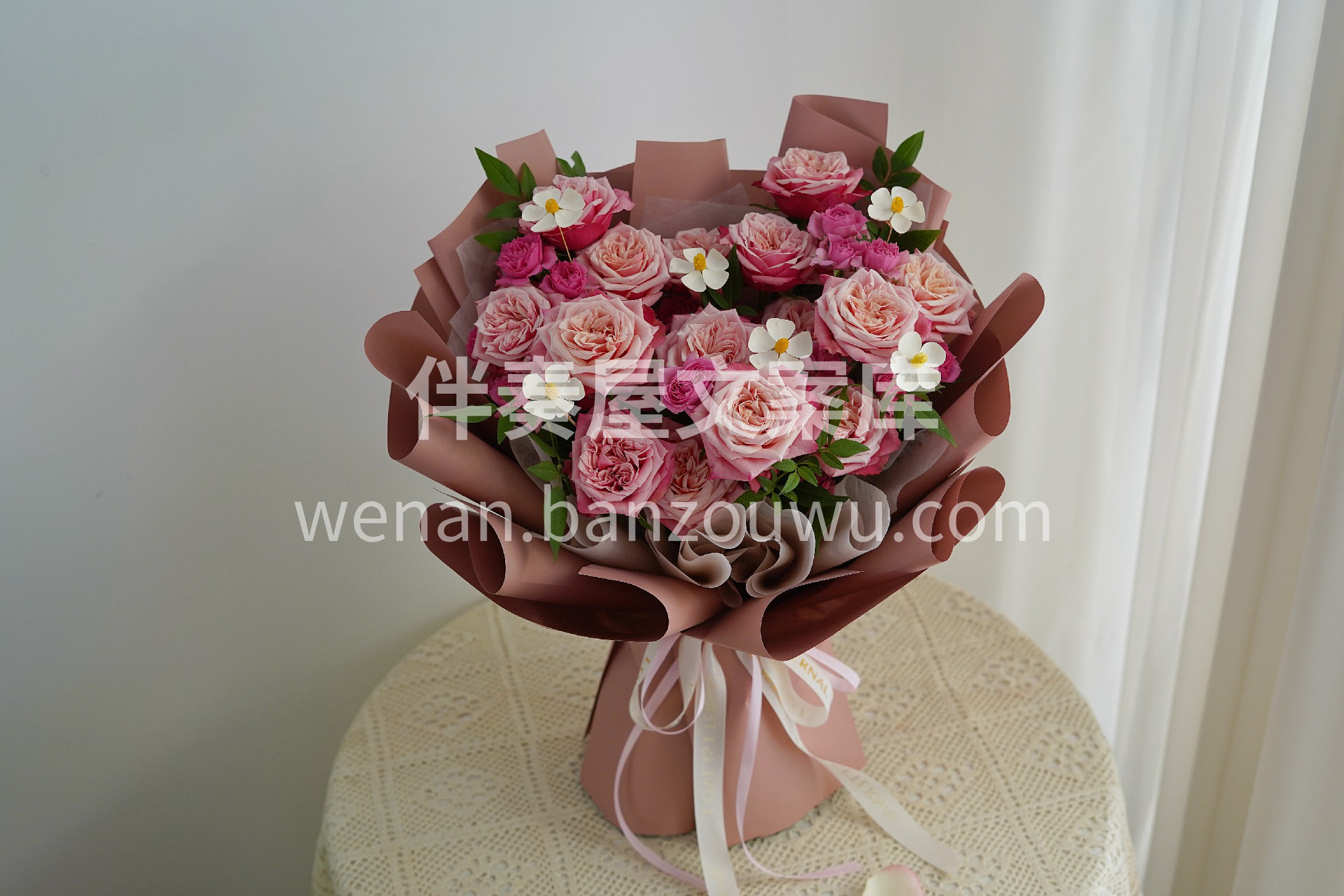 闺蜜玫瑰是奥斯汀花型💐 花瓣渐变色🌸 厚实温暖 又因为它的名 配图2