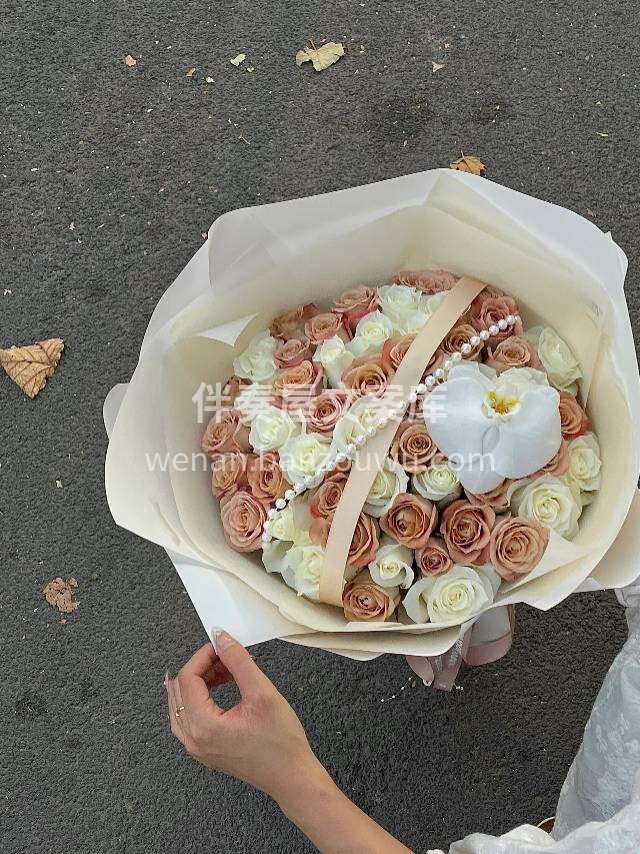 卡布奇诺混搭花束 一束花的仪式感💐真的能 配图1