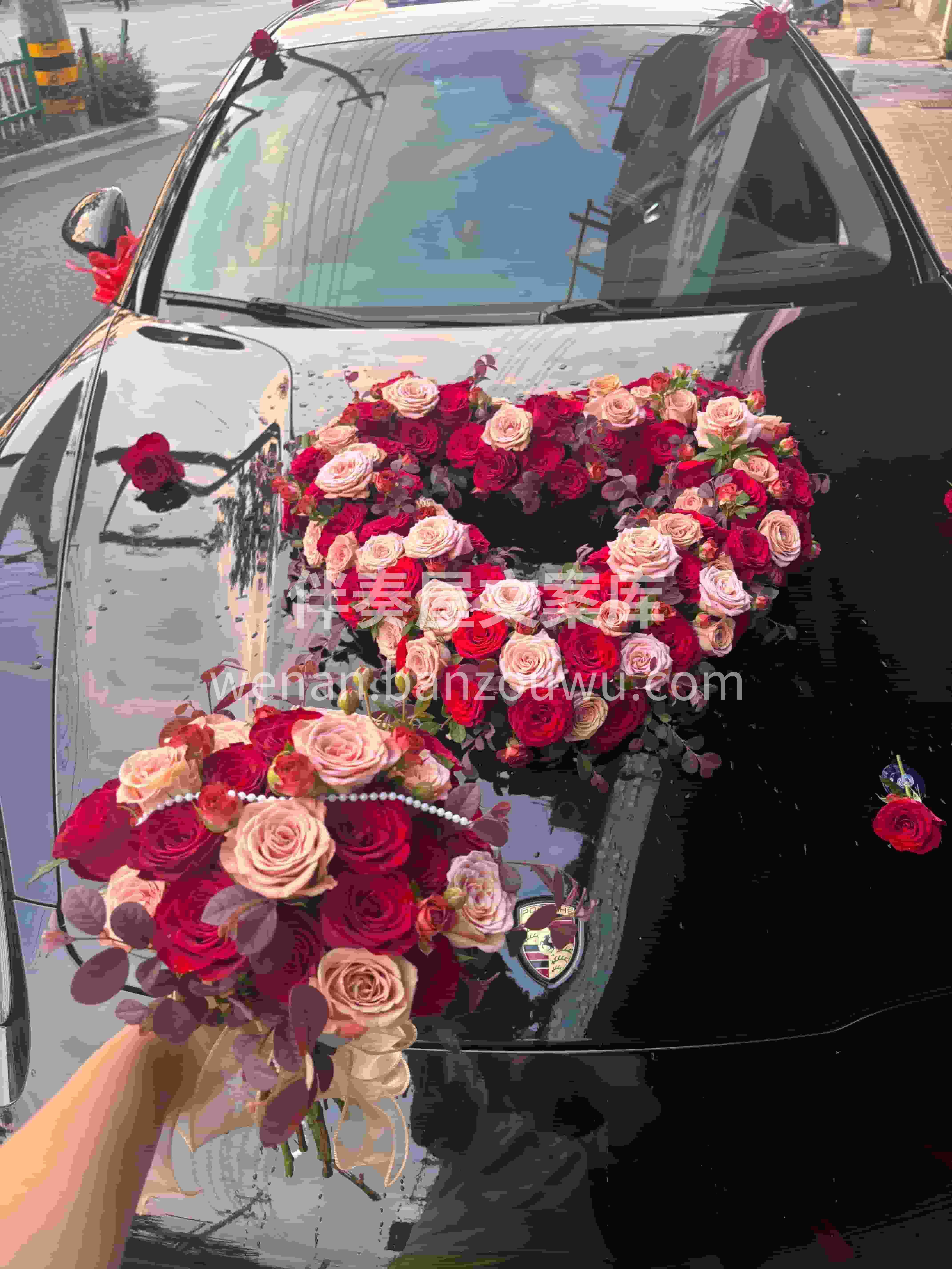 婚车添喜🌟手捧寄情❤️ 一路花香相伴🌸一世温柔相守🌹 配图1