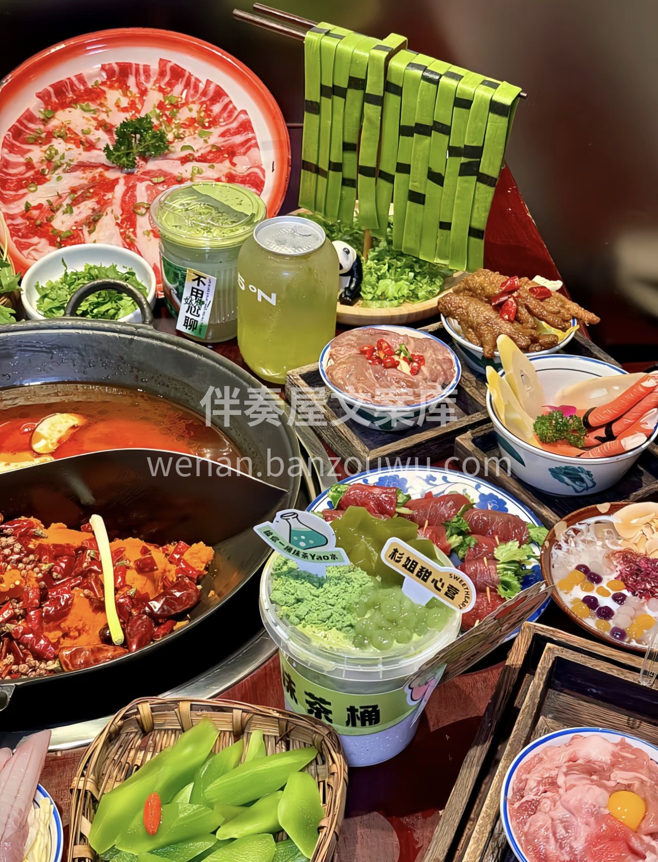 重庆老火锅，鲜香麻辣，地道风味。锅底红油 配图1