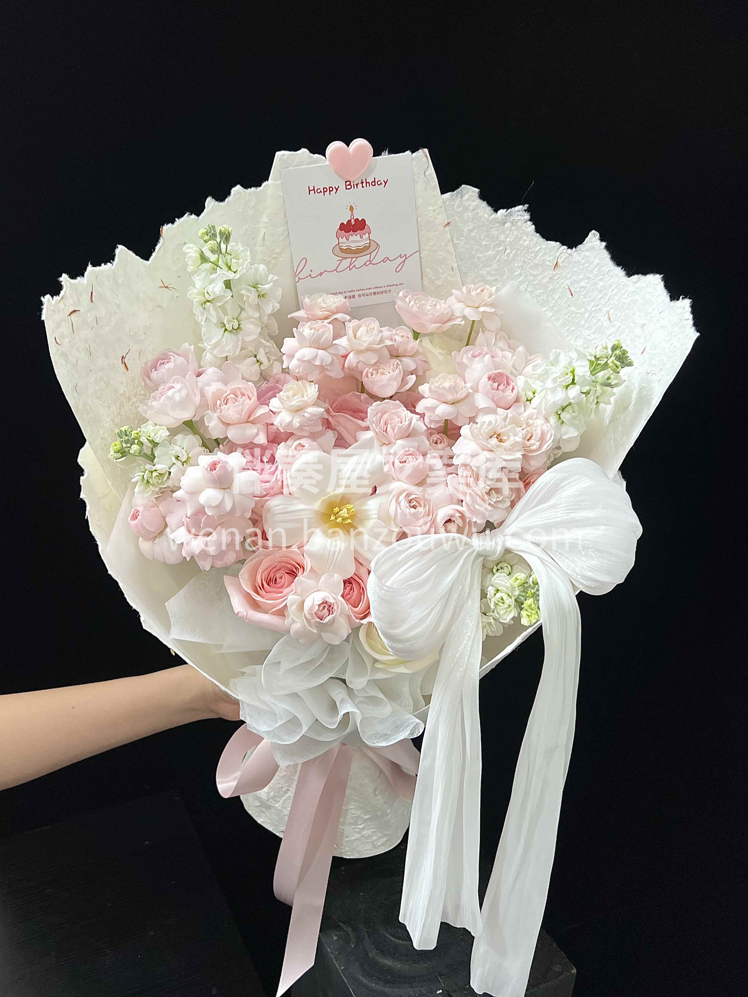 仙子之吻花束也太仙了吧💕 愿收到这束花花的公主🌸每一岁都活得 配图1