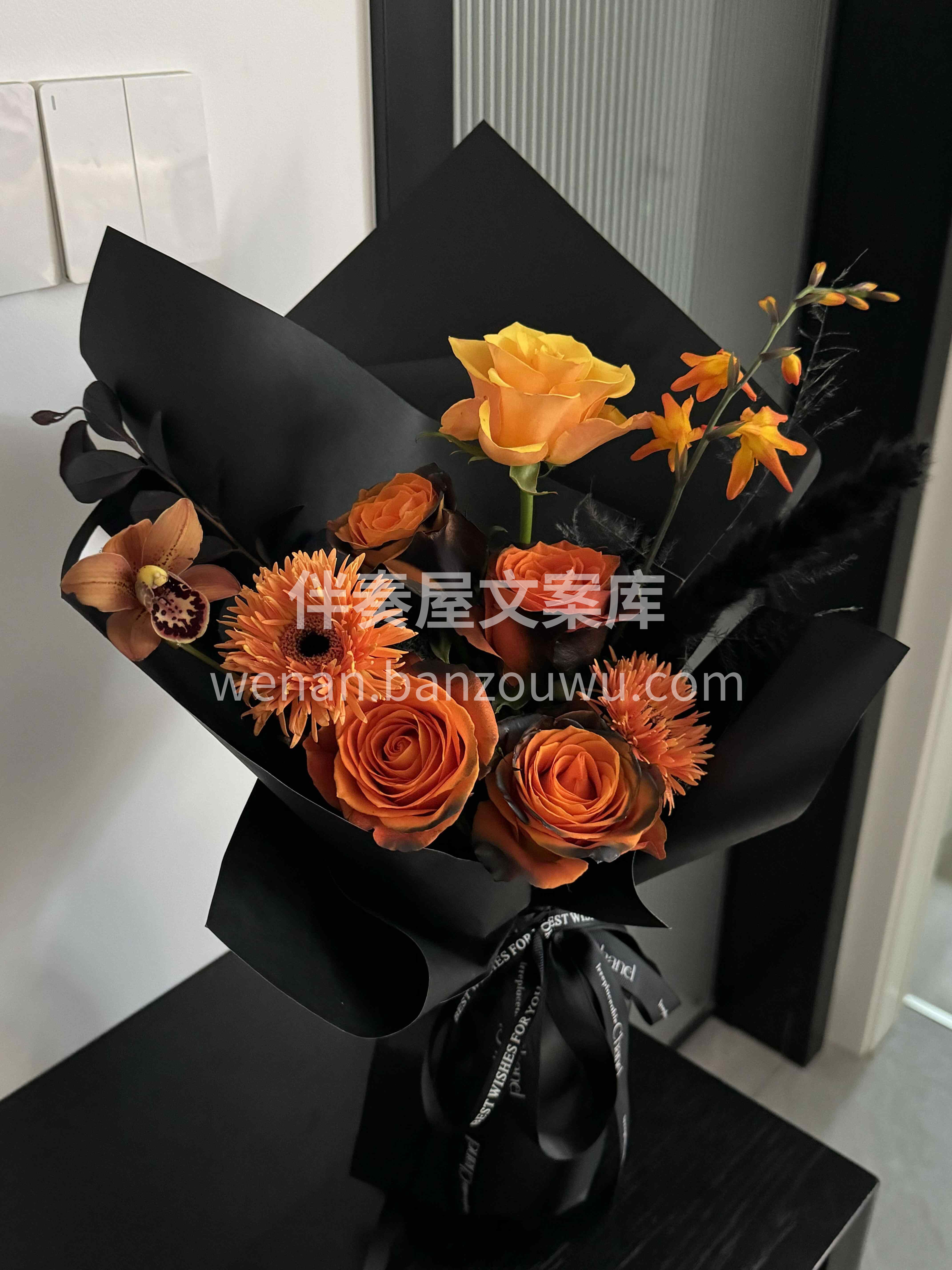 万圣节花礼 🖤不给花就捣蛋🎃 用玫瑰伪装成女巫的裙摆 送你一 配图1