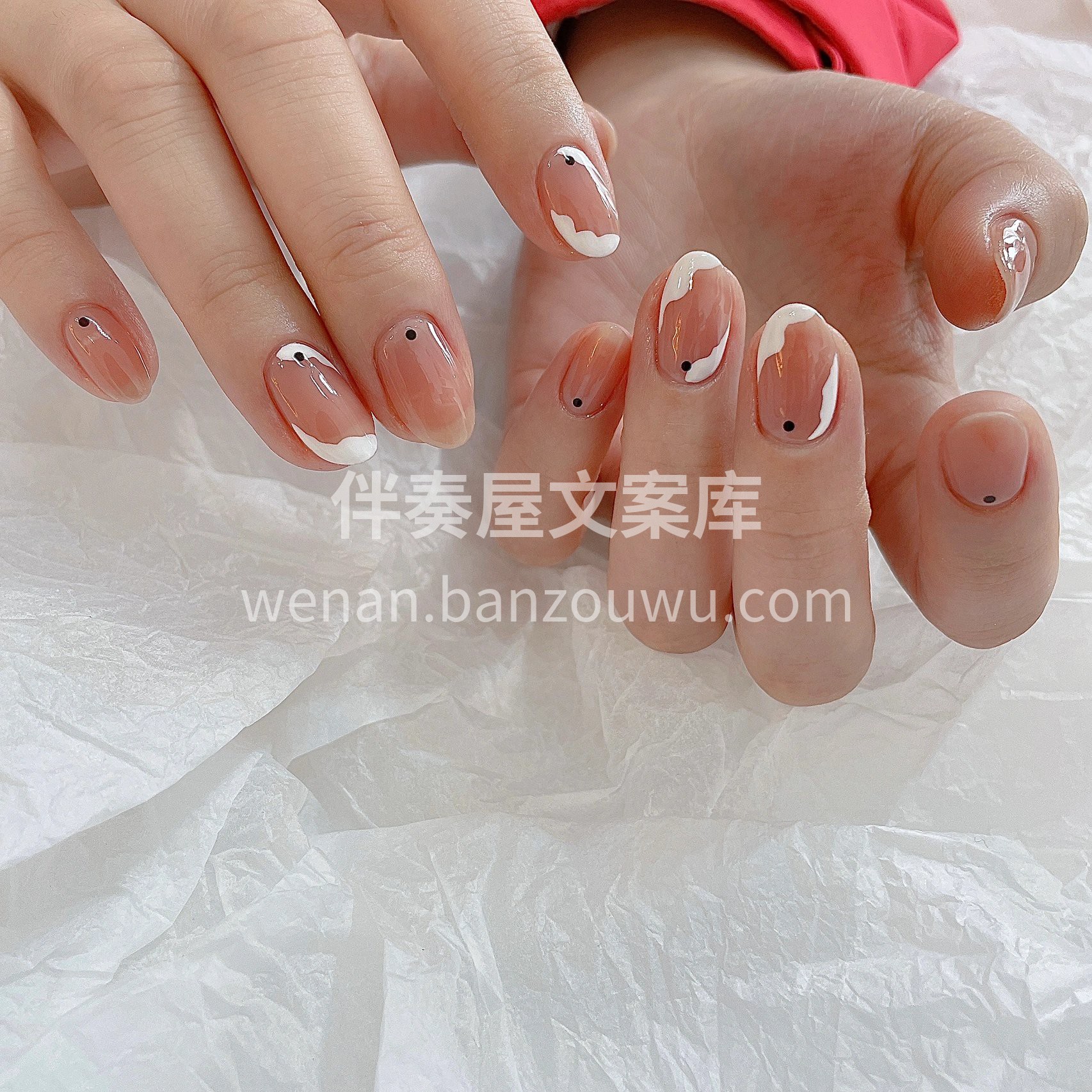 气质裸色系美甲 配图1