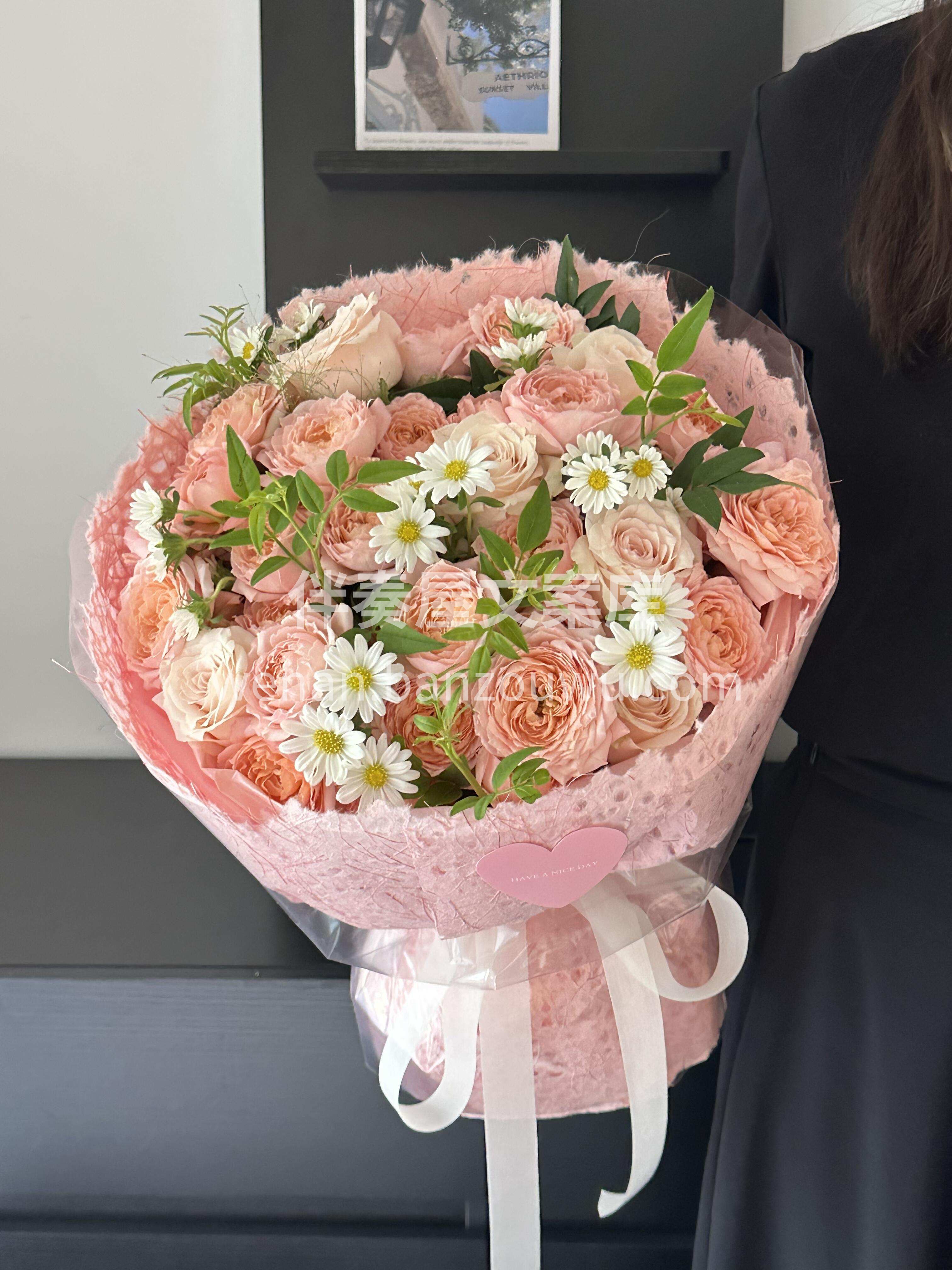 朱丽叶塔玫瑰真的长在了审美点上✨ 那抹温柔的杏粉色花瓣🌸自带 配图2