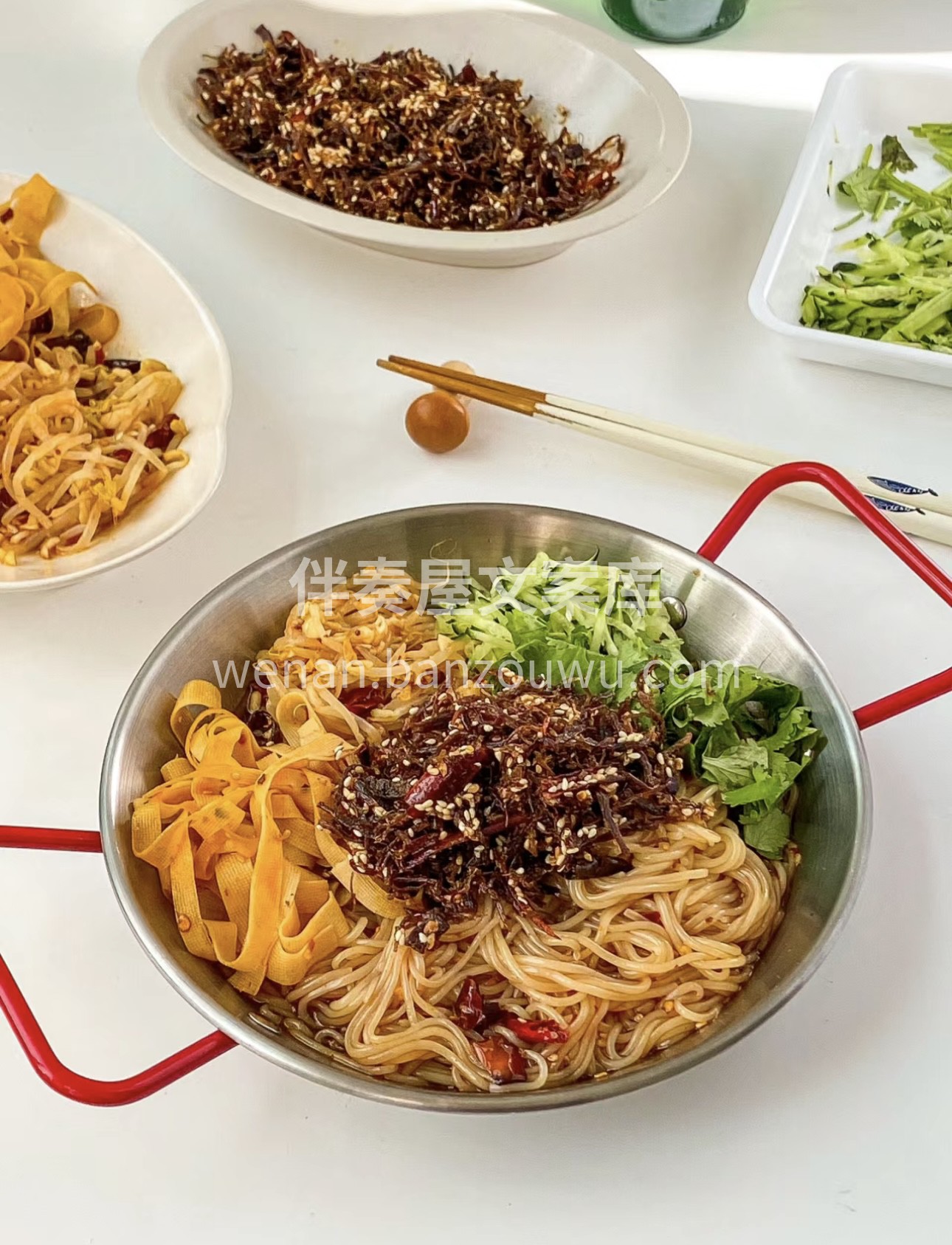 一碗佳木斯冷面，感受那面条的滑溜与汤汁的 配图1