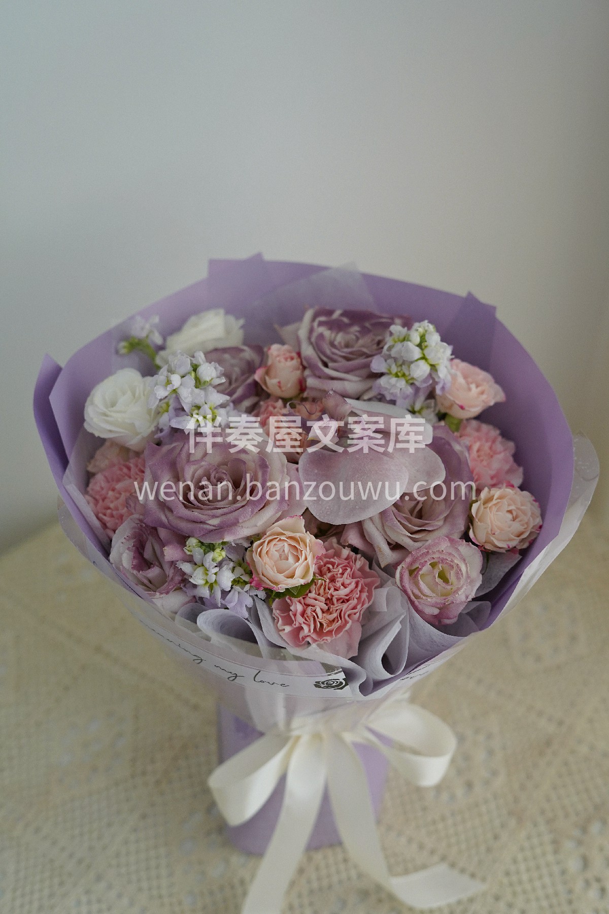 在这纷繁的世界里 🌸 这束花如一抹温柔的梦 粉紫交织💗💜 似 配图3