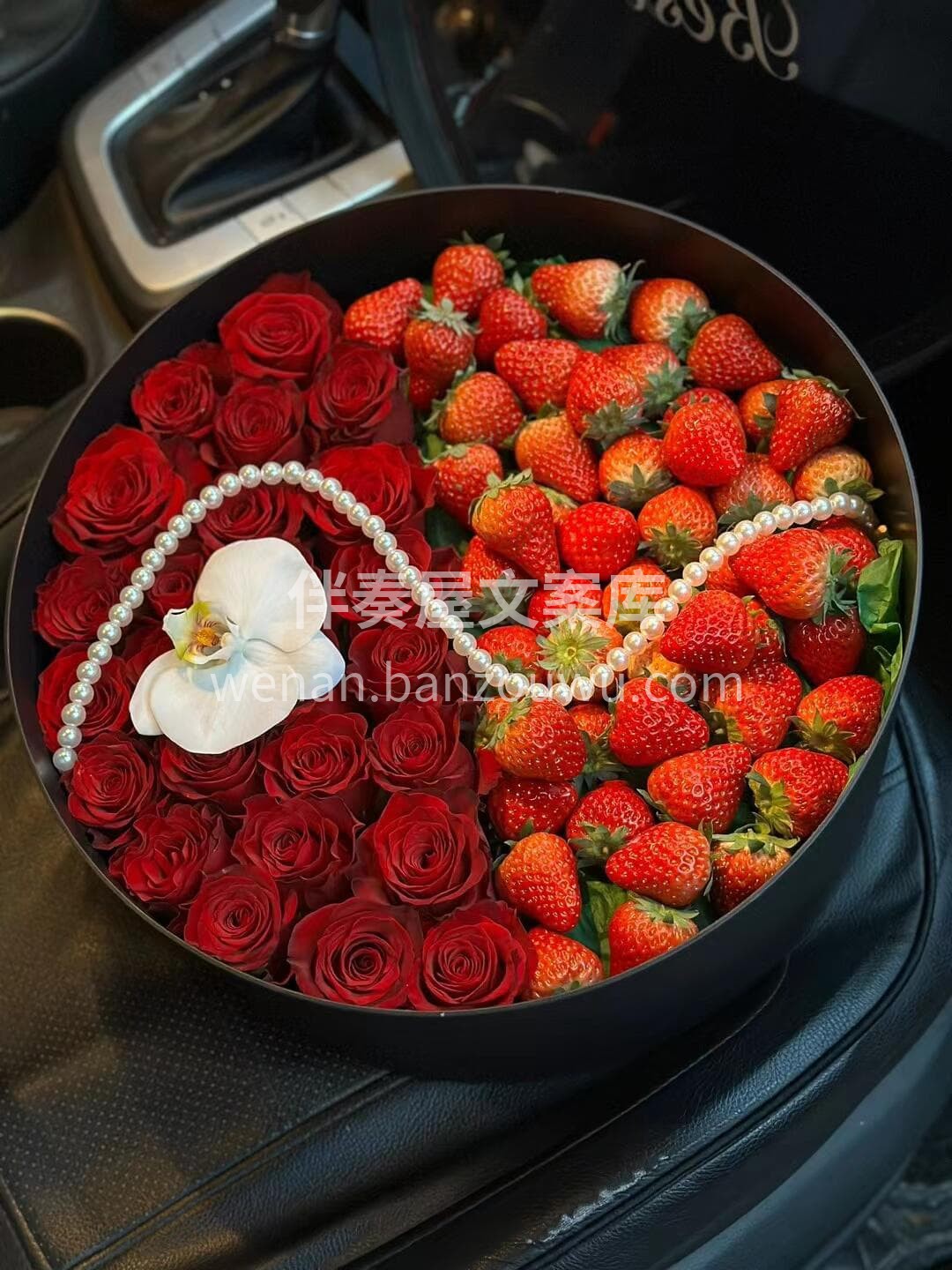 ☃️冬天的美好标配🍓 脆甜的草莓和治愈的花花🌸 一口甜到心尖 配图1
