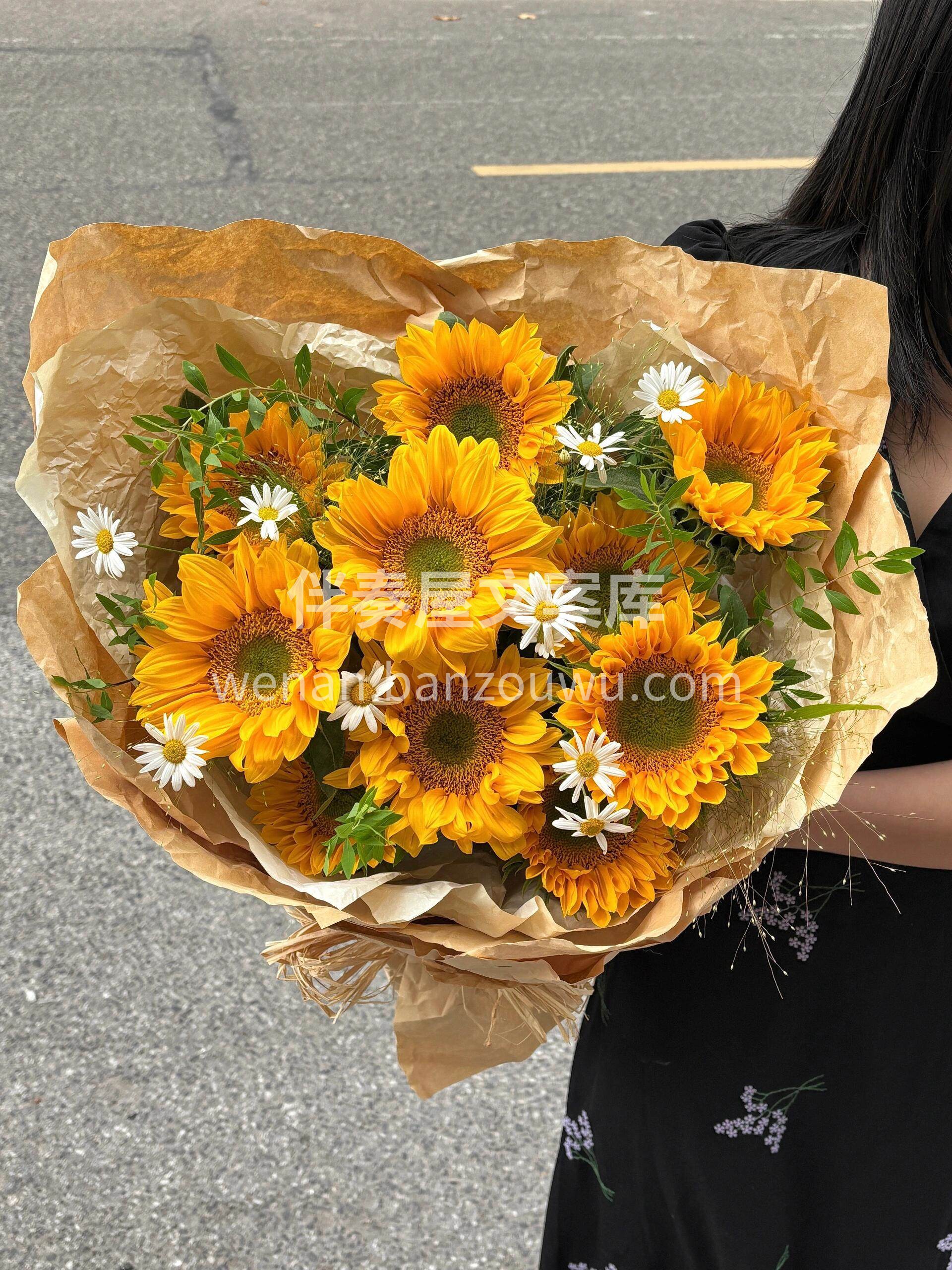 毕业季成人礼🌻向日葵花束 愿你的未来如向日葵永远向阳☀ 即使 配图2
