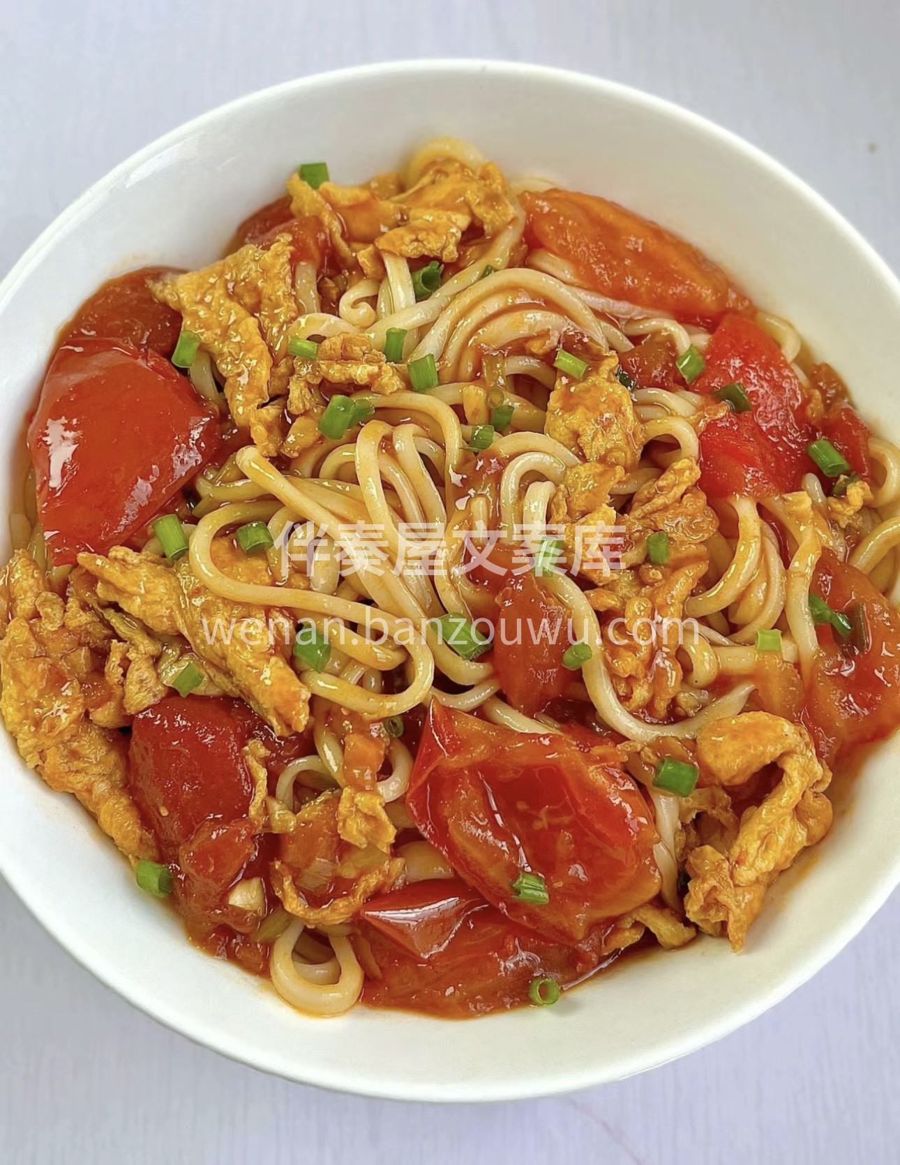 🍜红彤彤的西红柿🍅，金黄的鸡蛋🥚，搭配在 配图1