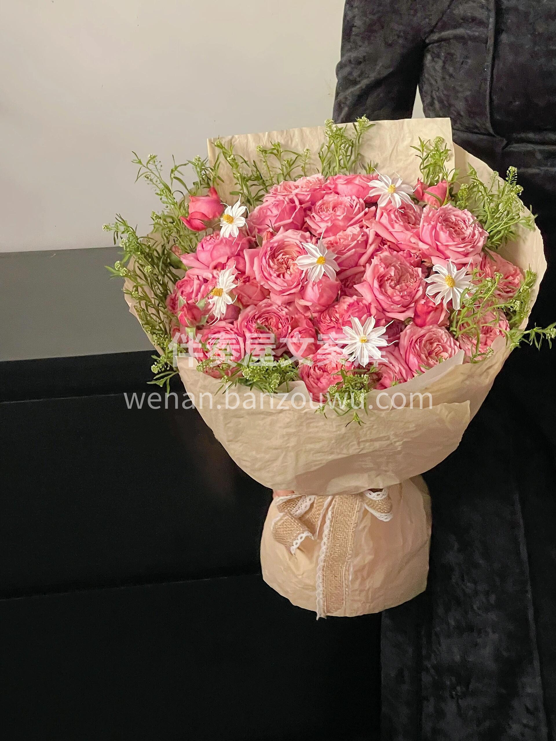 朱丽叶塔玫瑰奥斯汀花型🌸 层次饱满💐 颜色为渐变的暖粉色 内 配图1