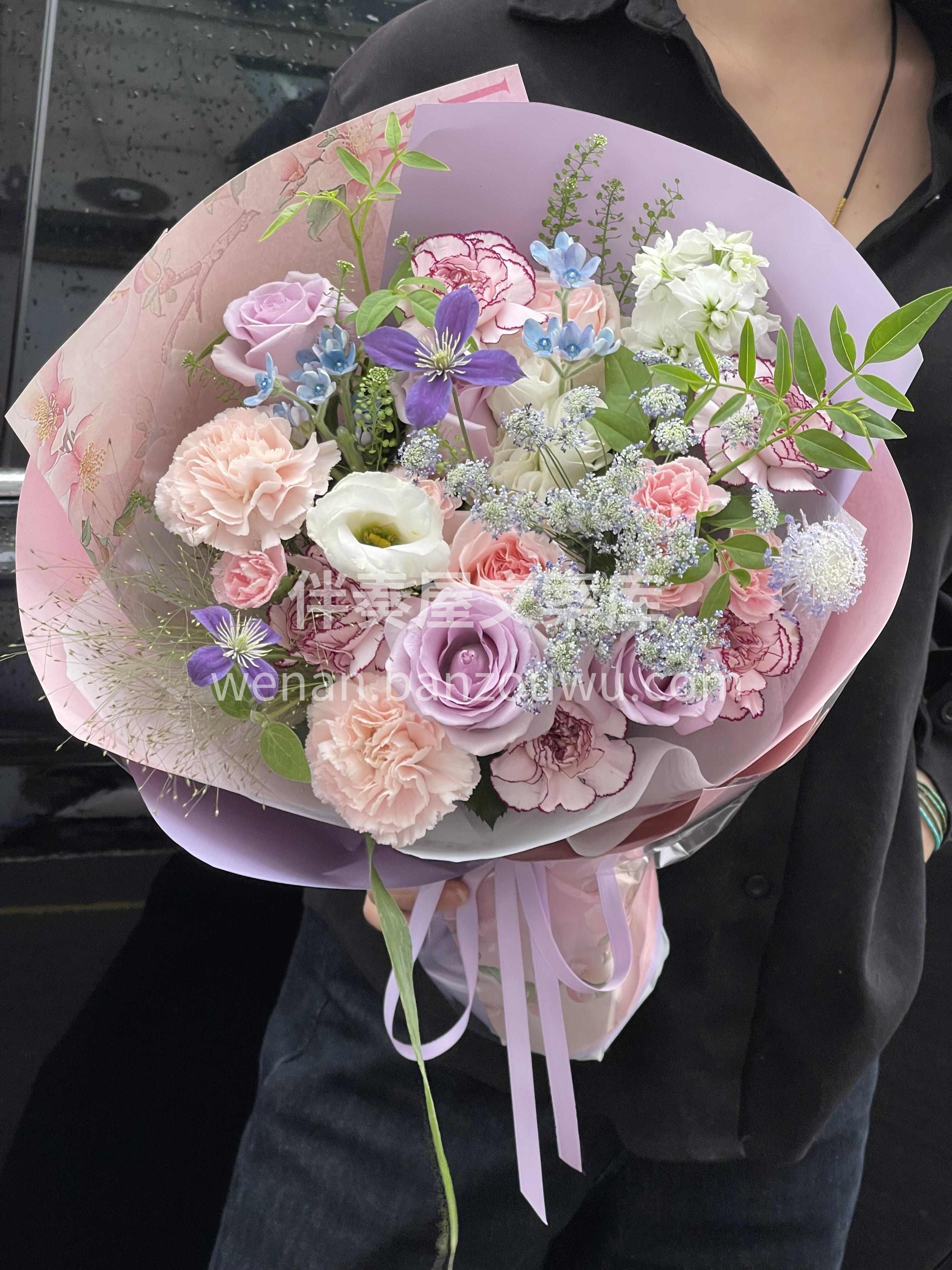 粉紫色系混搭🌸把温柔与浪漫揉进花里💕 愿你保持热爱💜过好每一 配图1